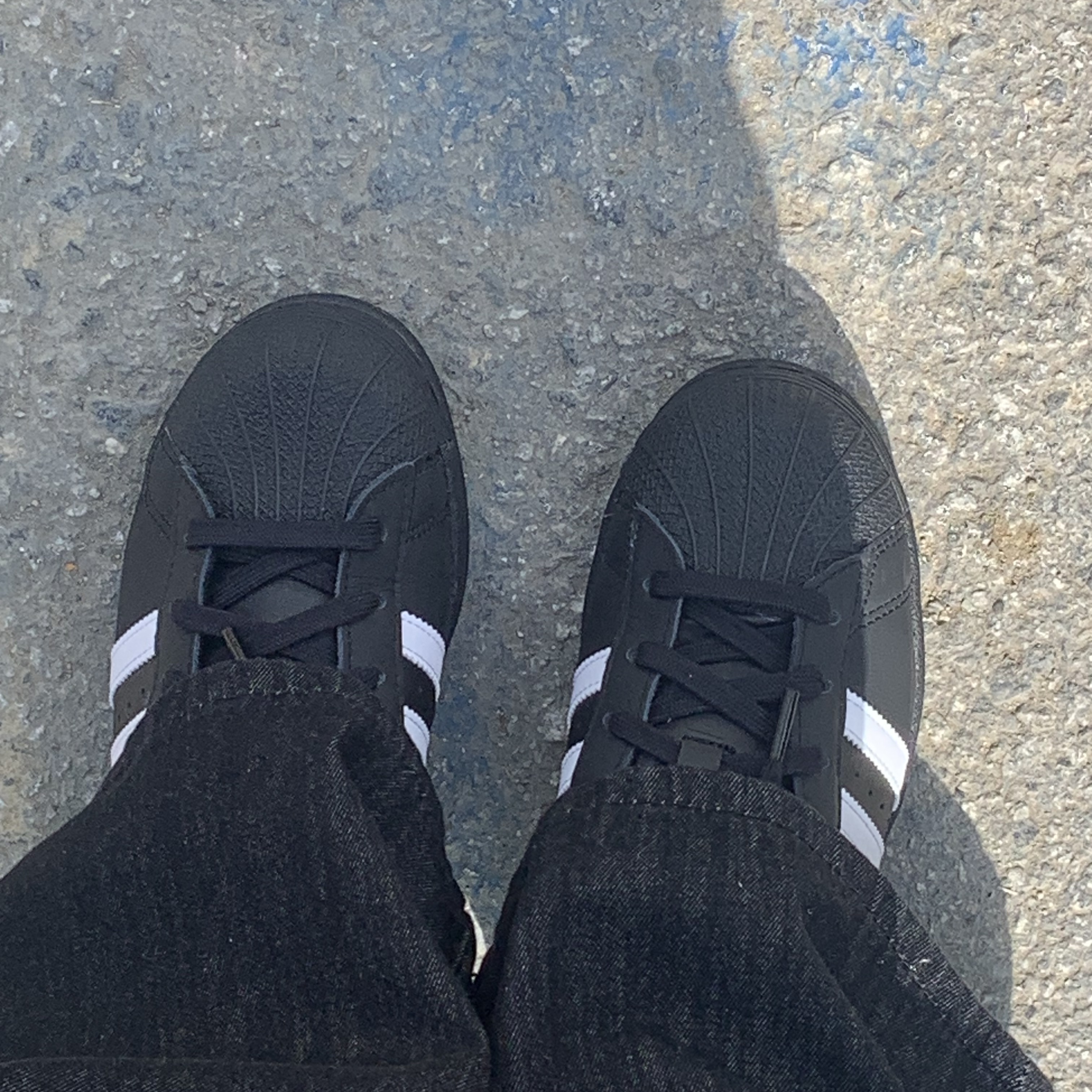 (J) Adidas Superstar Black White 착용 스타일