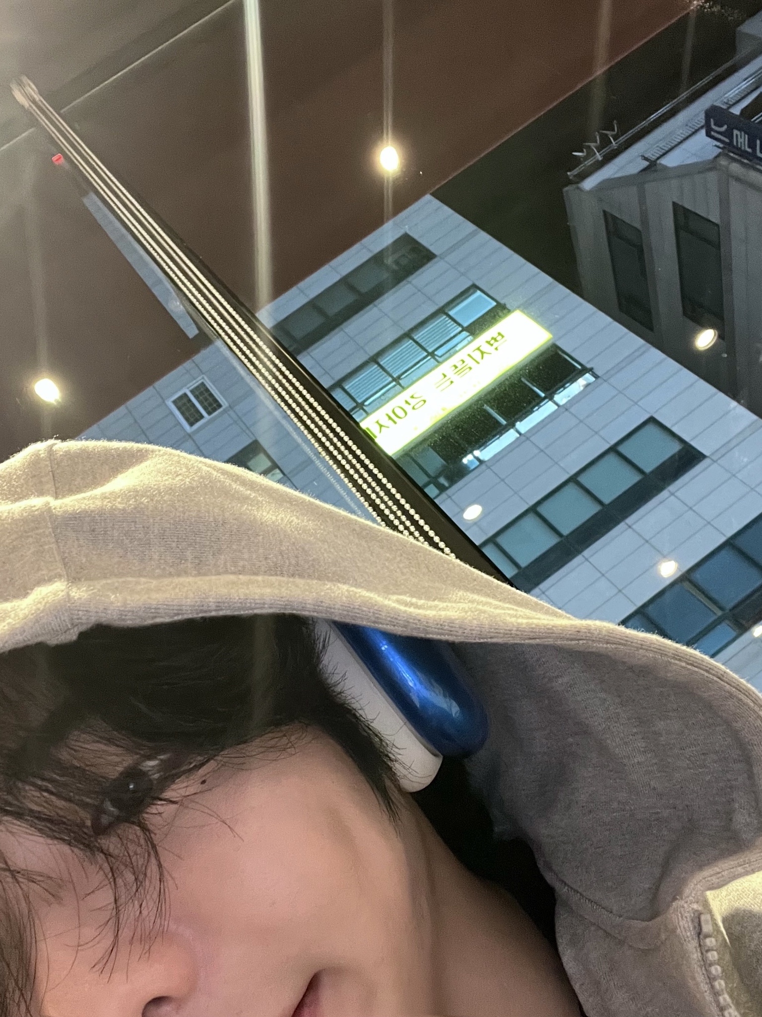 Ader Error Standic AirPods Max Case Z-Blue, Apple AirPods Max Lightning Silver (Korean Ver.) 착용 스타일 - 2