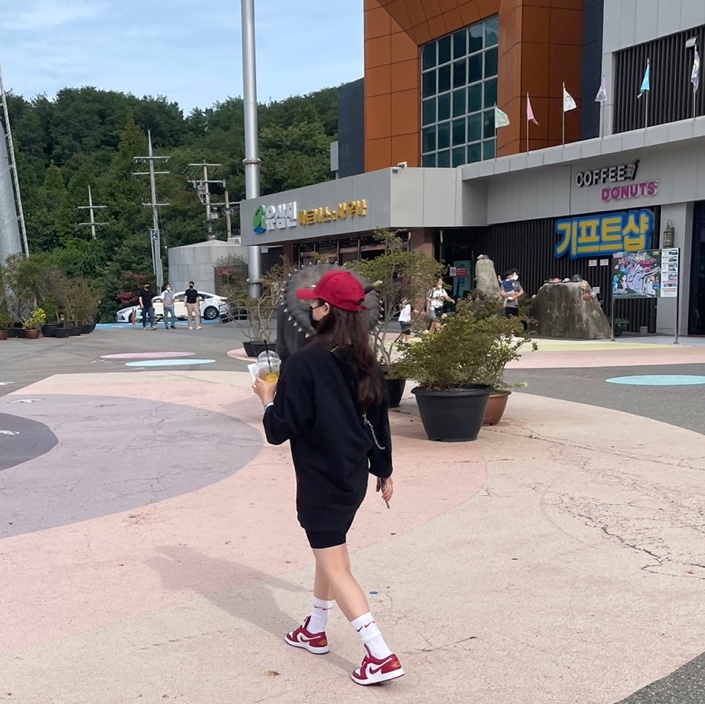 (GS) Jordan 1 Low Cardinal Red 착용 스타일 - 2