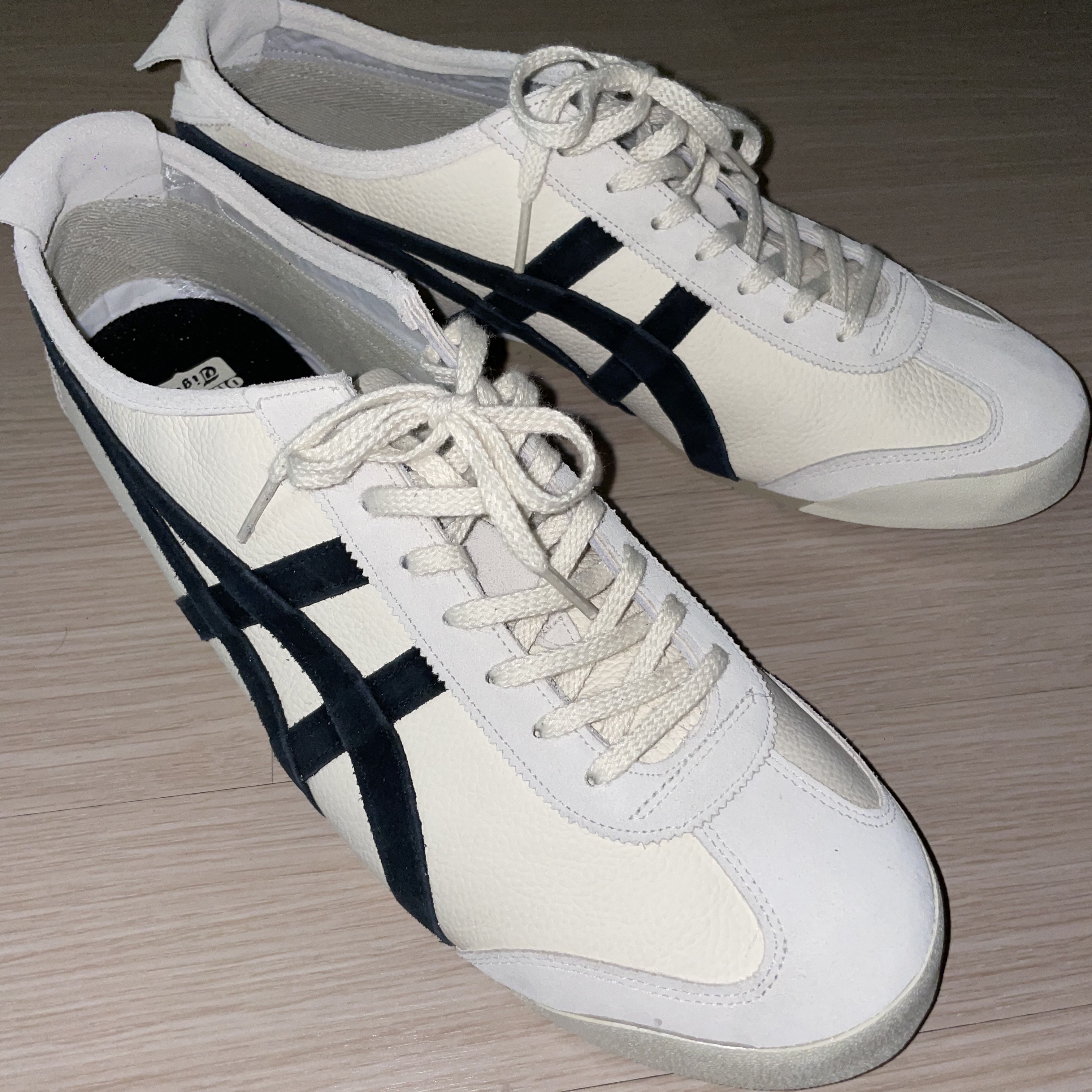 Onitsuka Tiger Mexico 66 Vintage White Black 착용 스타일