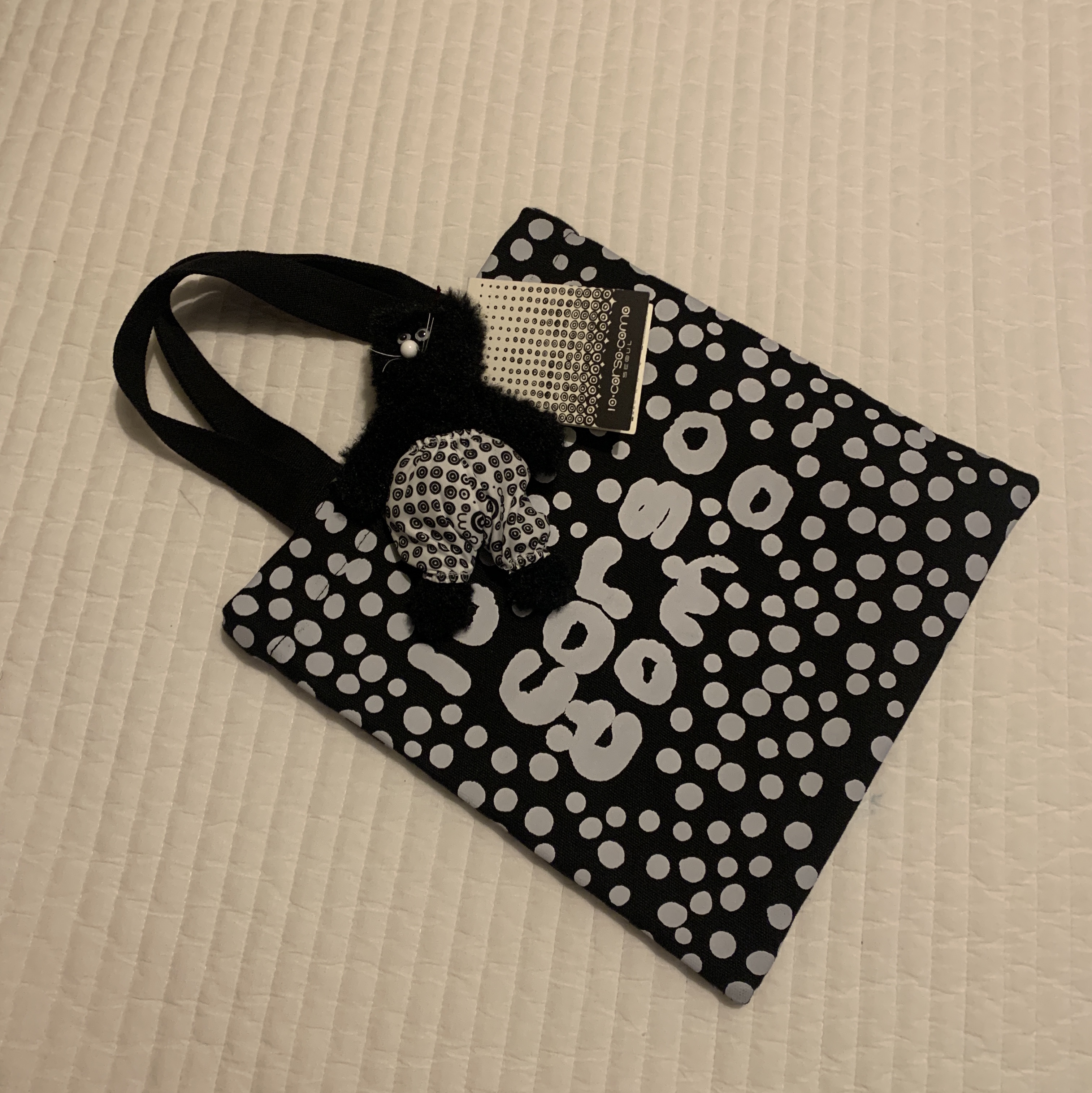 Monamhee x 10 Corso Como Bianco Keyring Black 착용 스타일 - 2