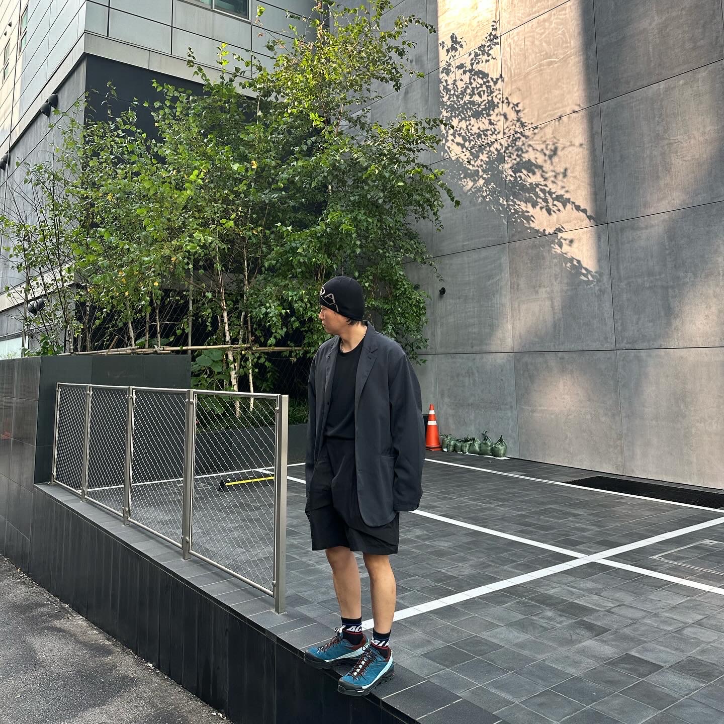 Salomon x The Broken Arm X-Desalpes GTX for TBA Blue 착용 스타일 - 1