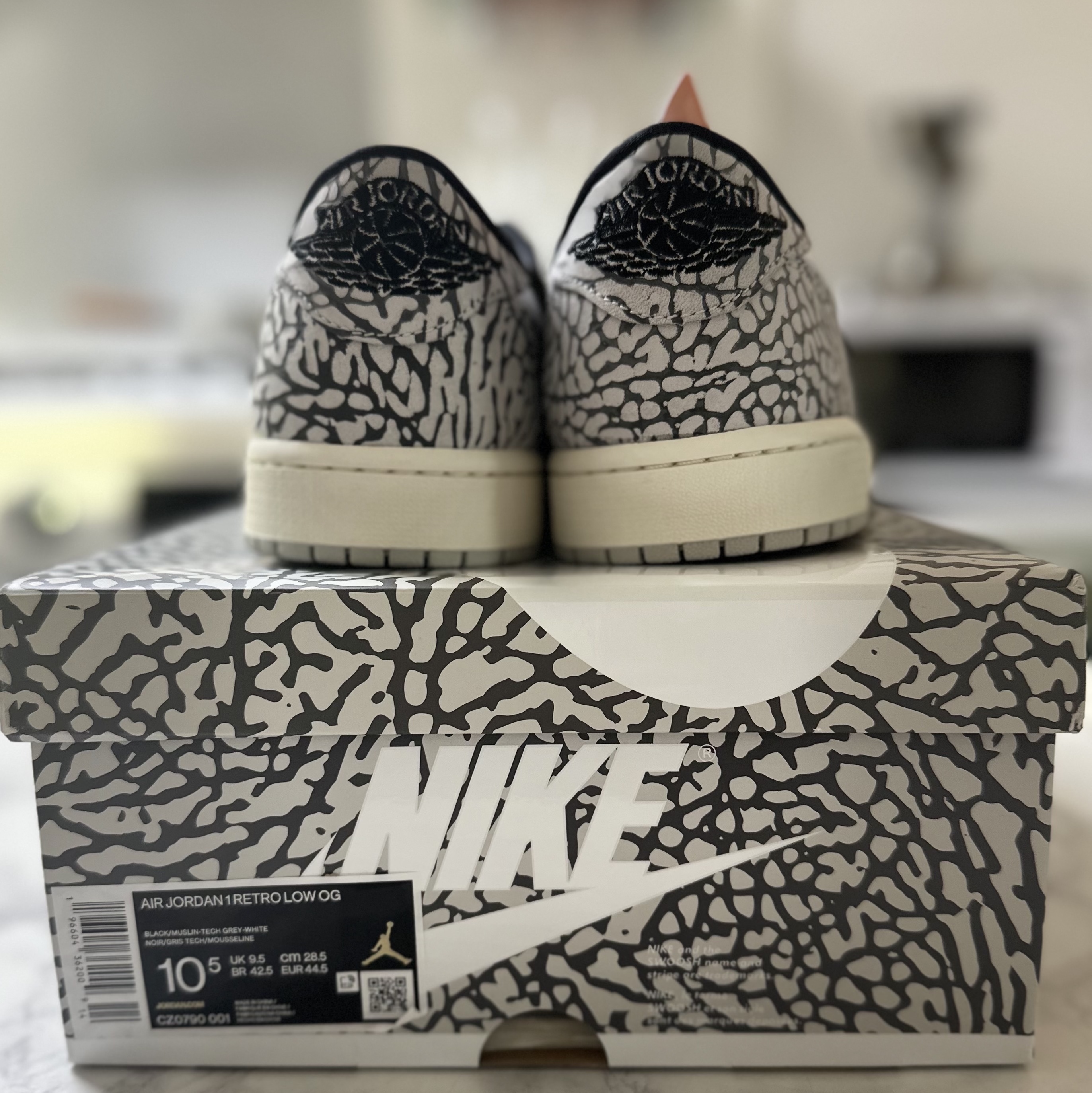 Jordan 1 Retro Low OG Black Cement 착용 스타일 - 1