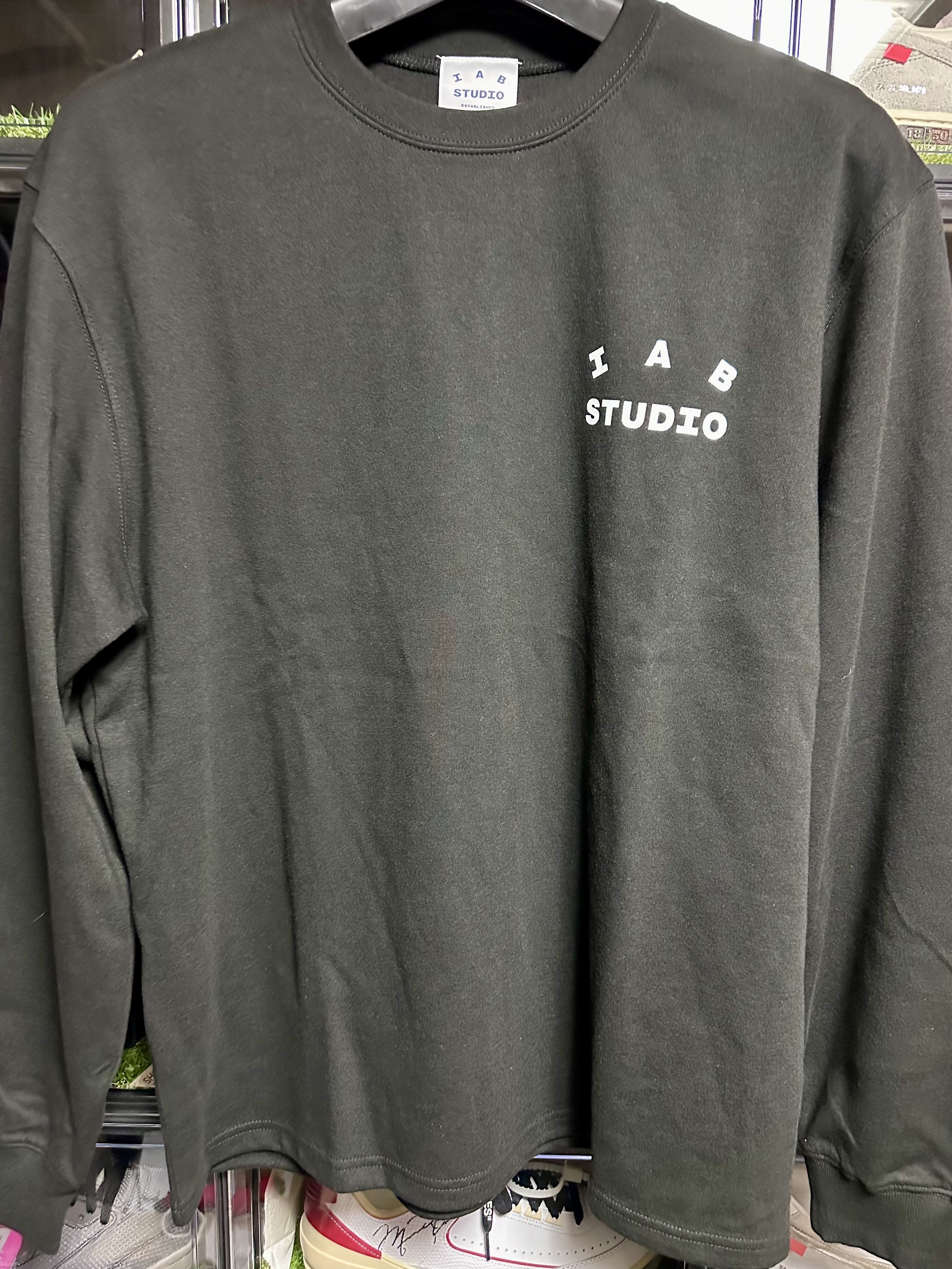 IAB Studio Long Sleeve Black - 23FW 착용 스타일 - 1