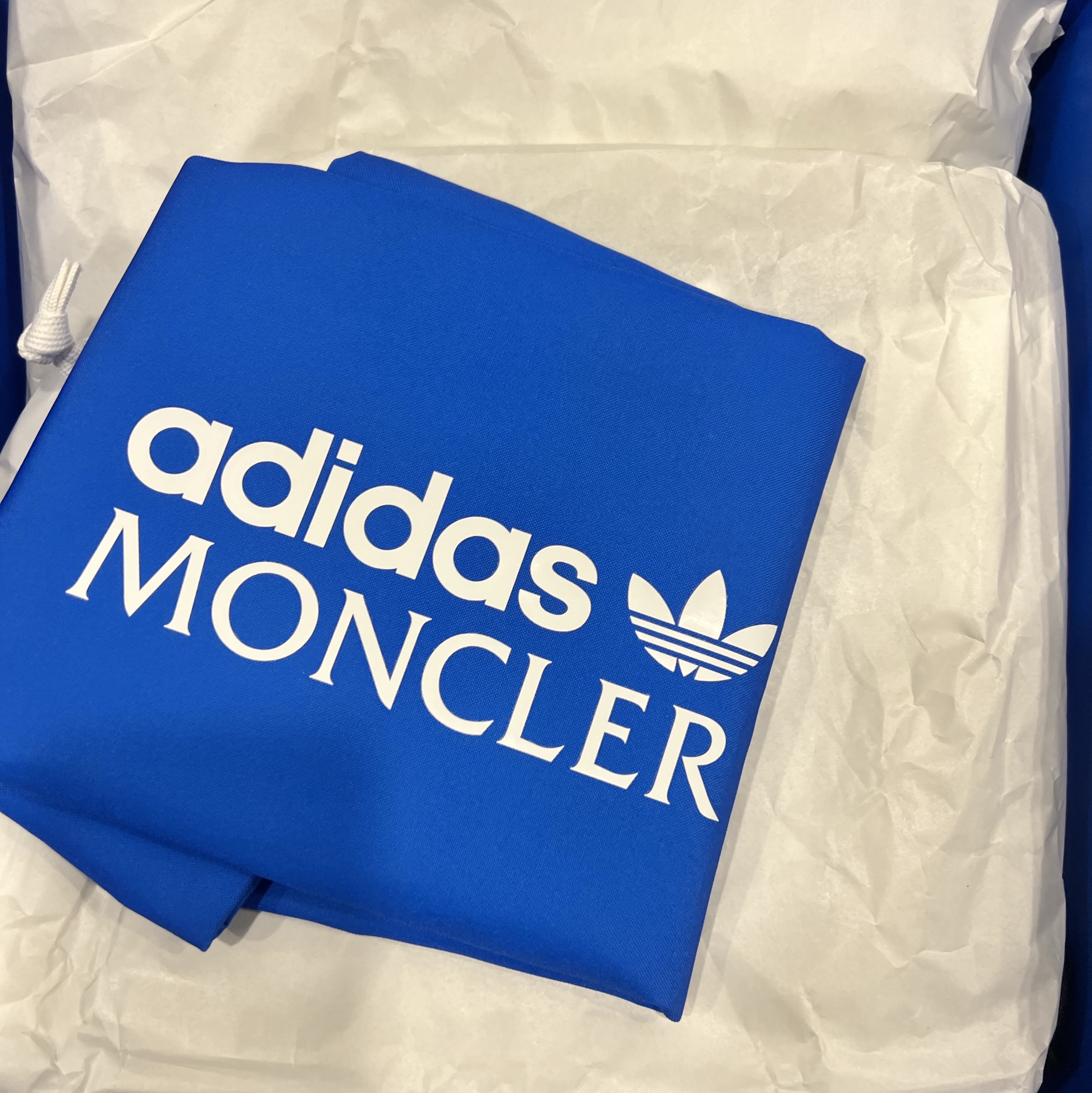 Adidas x Moncler NMD Mid Core Black 착용 스타일 - 2