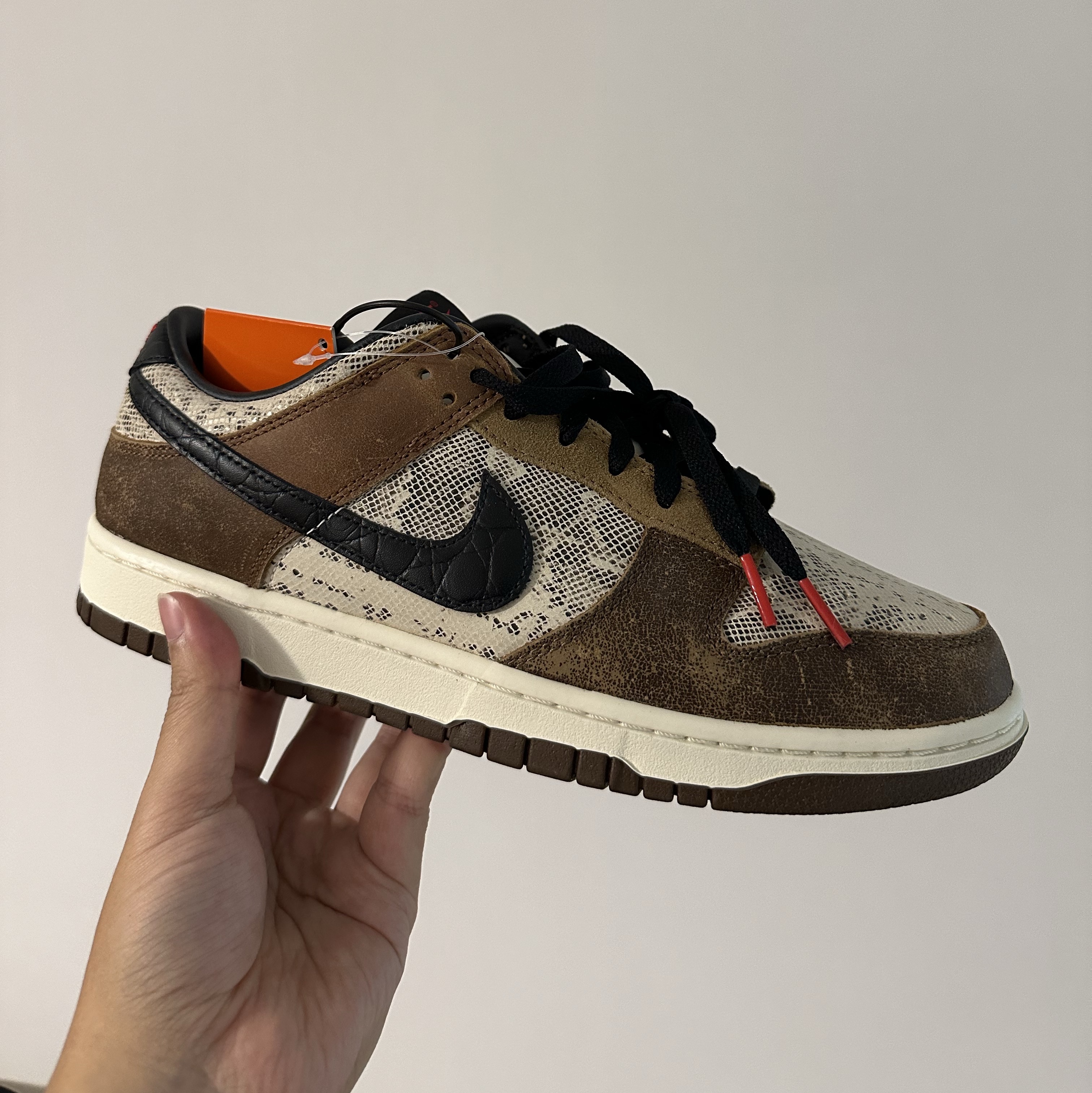 Nike Dunk Low PRM Head to Head 착용 스타일 - 1