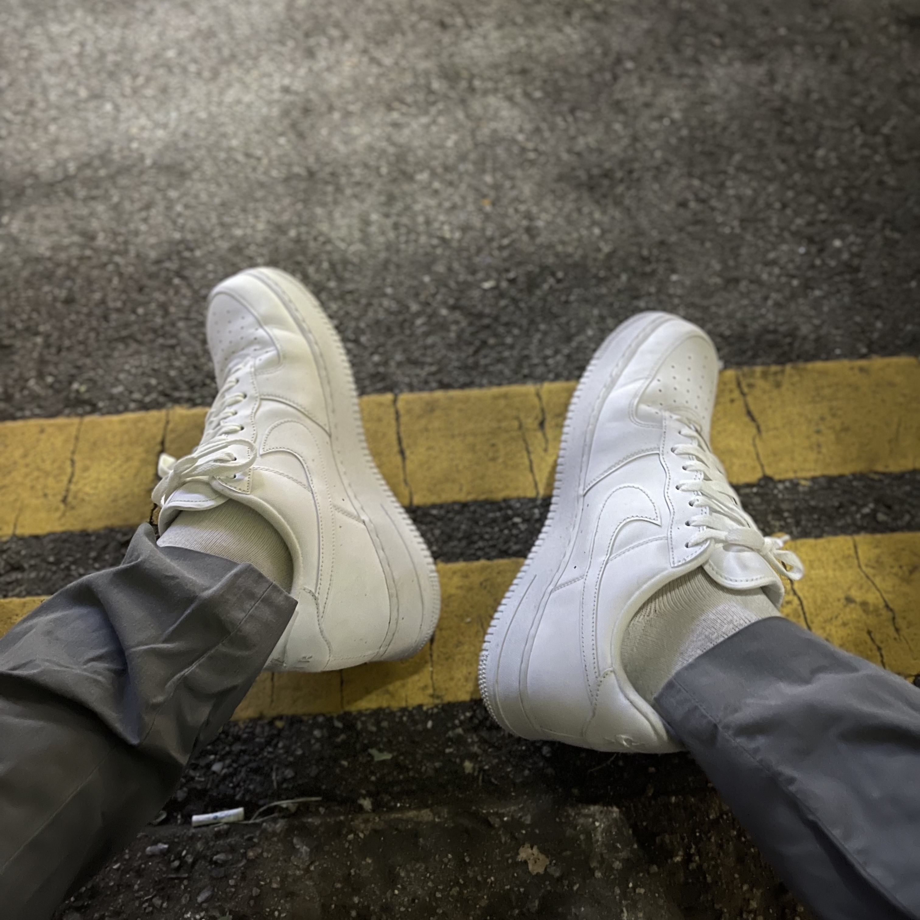 Nike x Supreme Air Force 1 Low White 착용 스타일 - 2