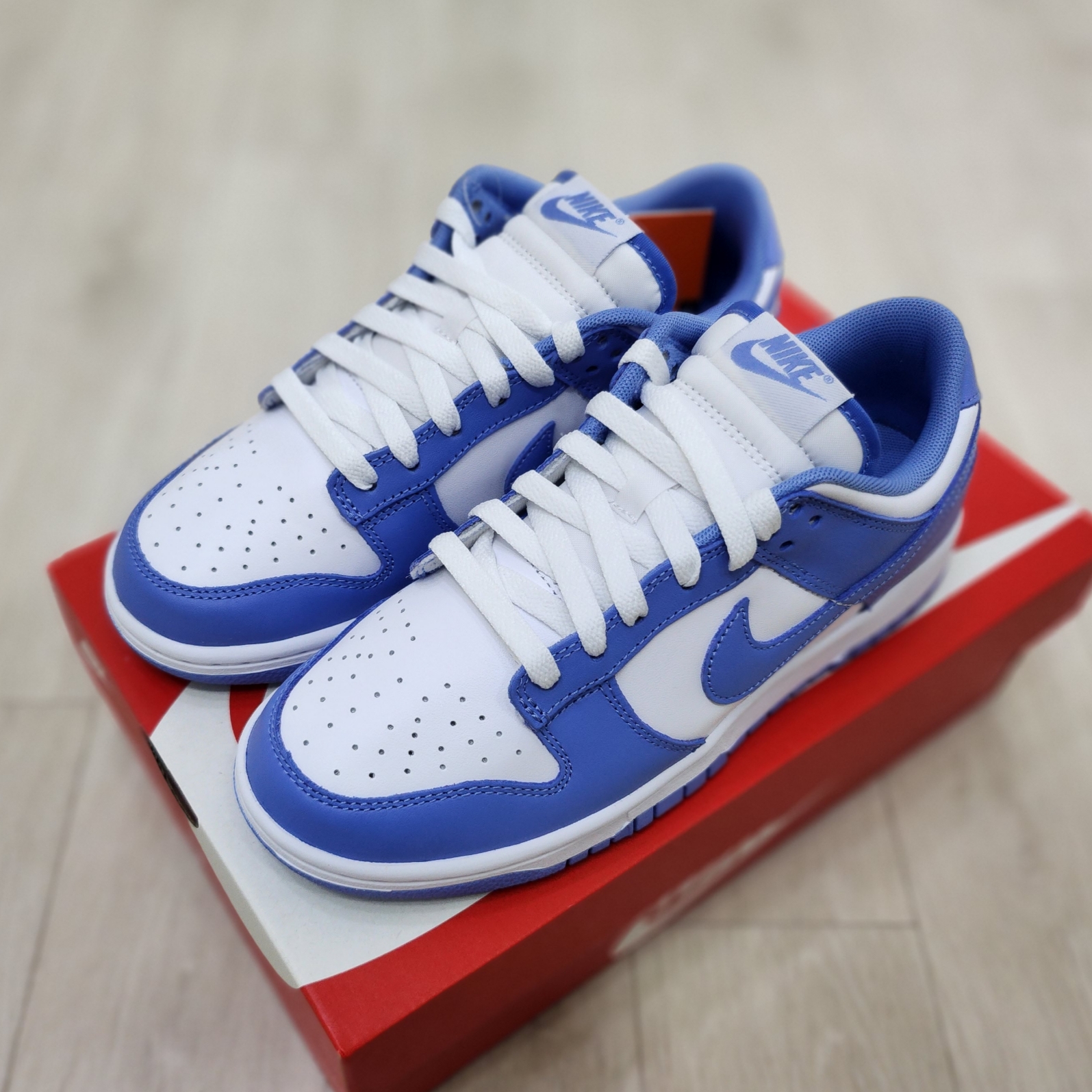 Nike Dunk Low Retro White Polar Blue 착용 스타일 - 2