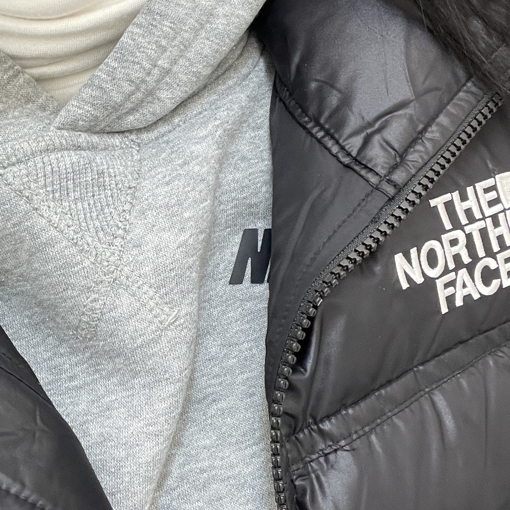 (W) The North Face Nuptse Short Jacket Black, (W) The North Face x Kaws Thermoball Traction Mule VS Black Print - 22FW 착용 스타일 - 2