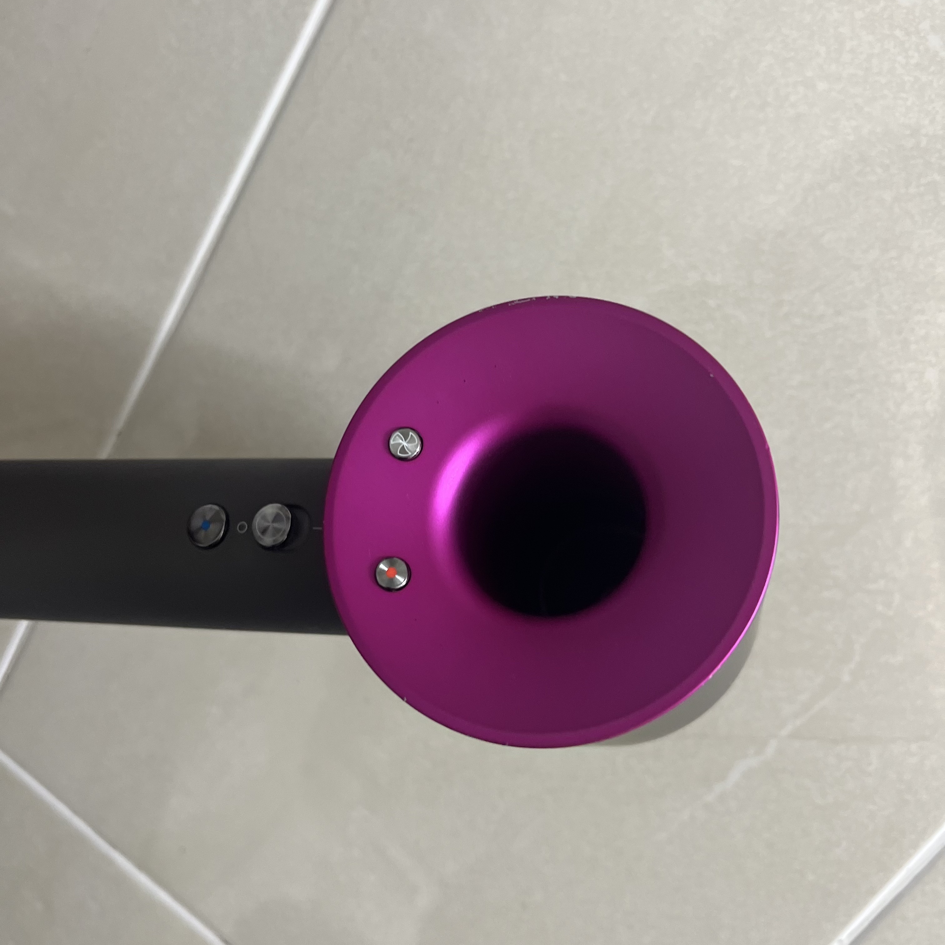 Dyson Supersonic Hair Dryer Iron Fuchsia (Korean Ver.) 착용 스타일 - 3