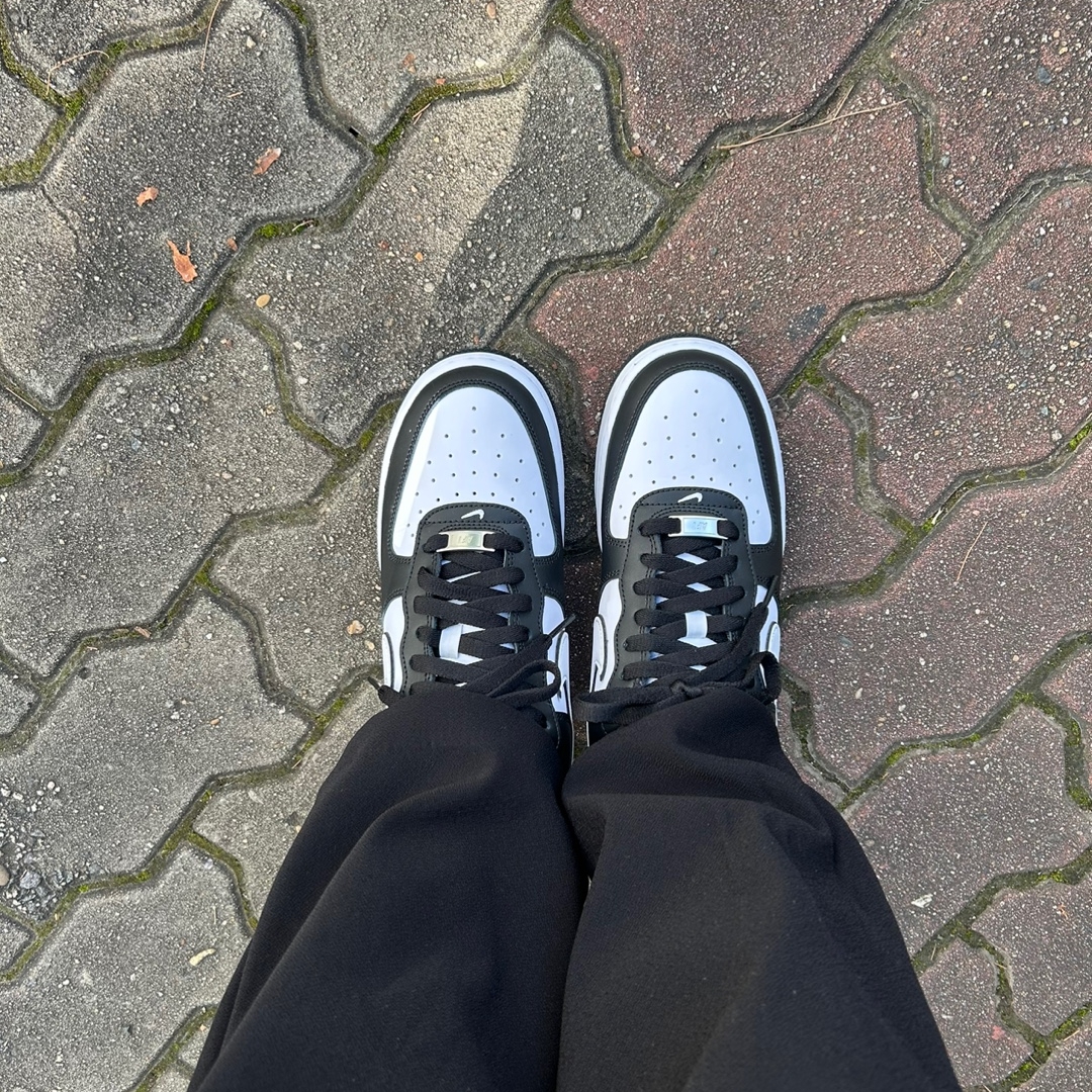 Nike Air Force 1 '07 Black White 착용 스타일 - 1