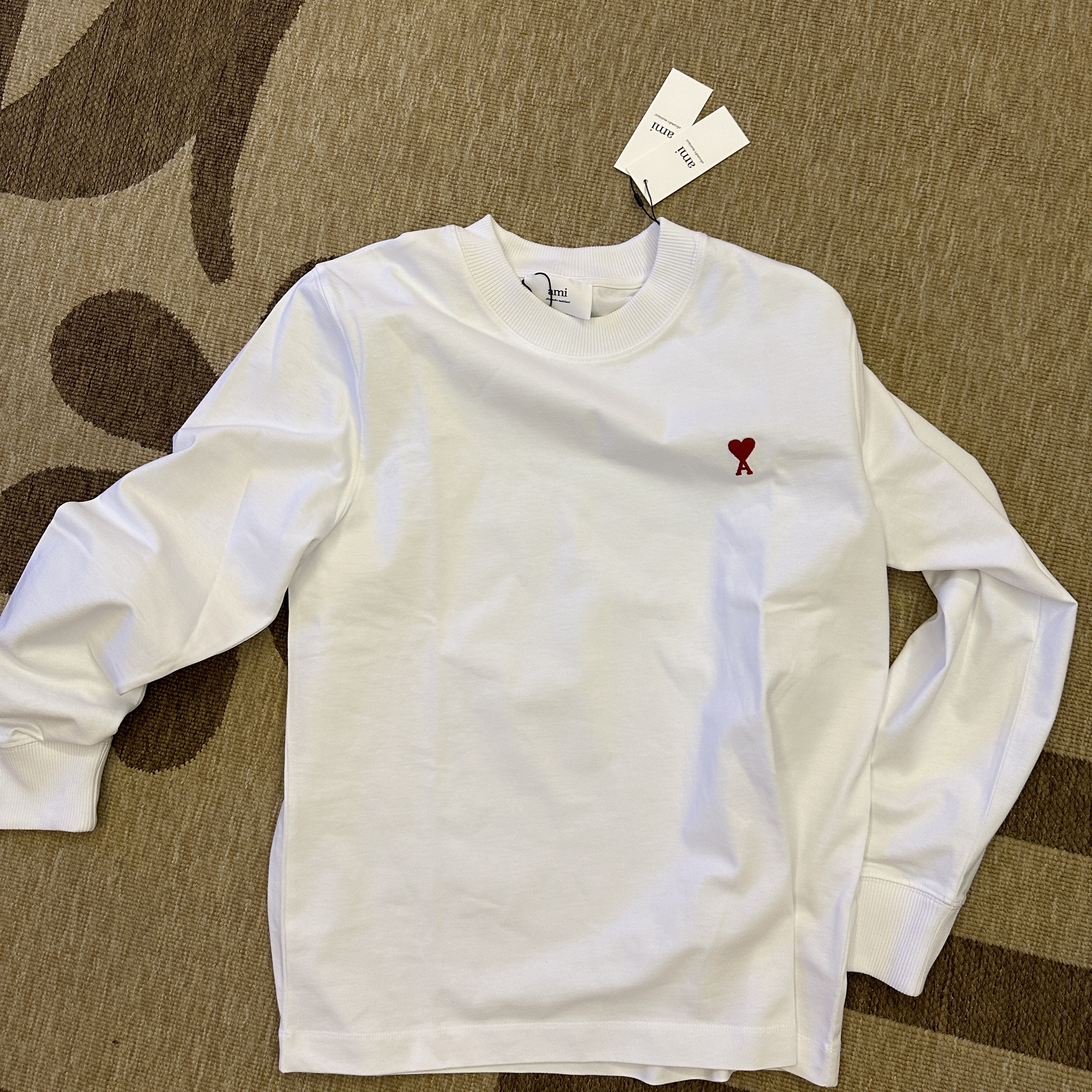 AMI de Coeur LS T-Shirt White 착용 스타일