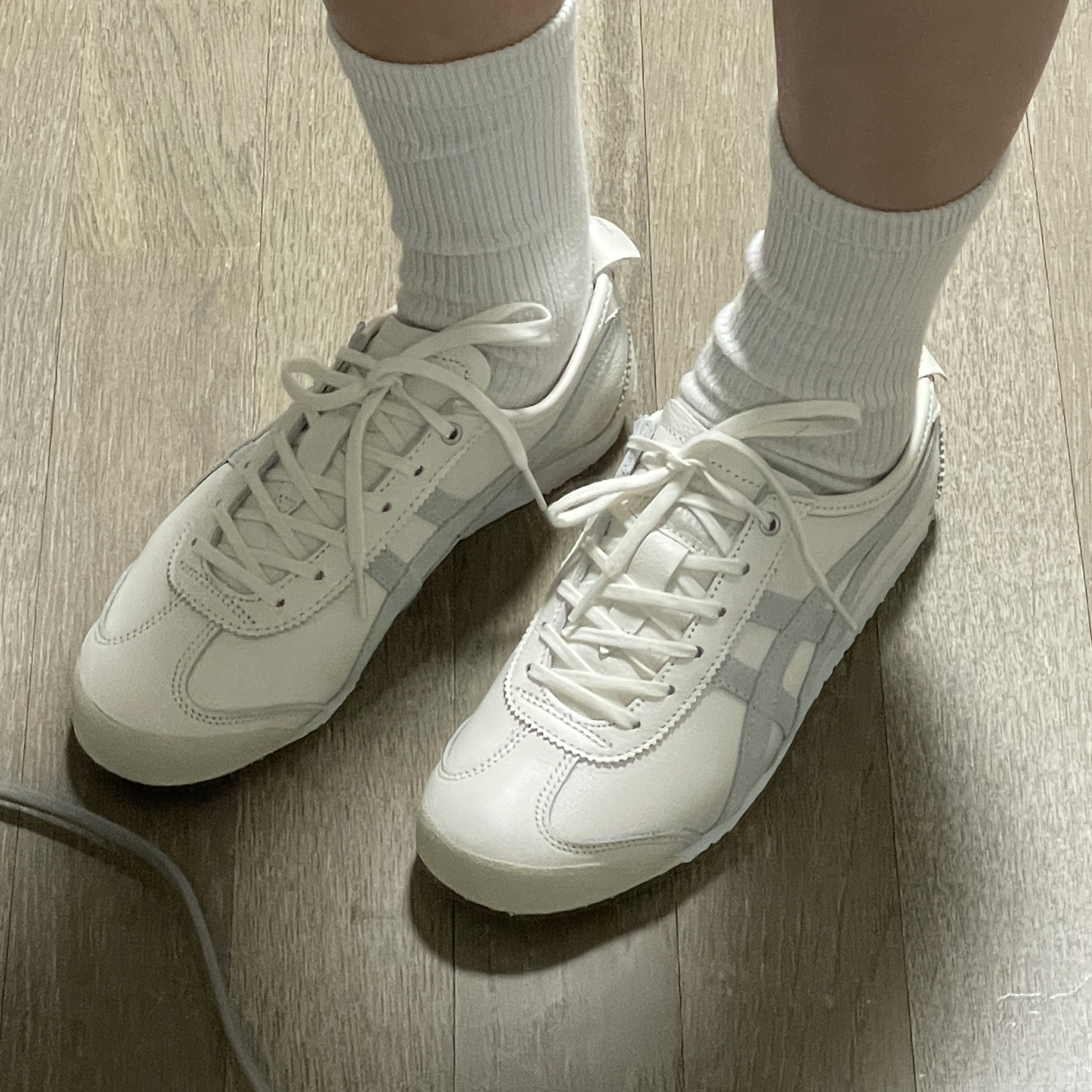 Onitsuka Tiger Mexico 66 White Light Sage 착용 스타일 - 1