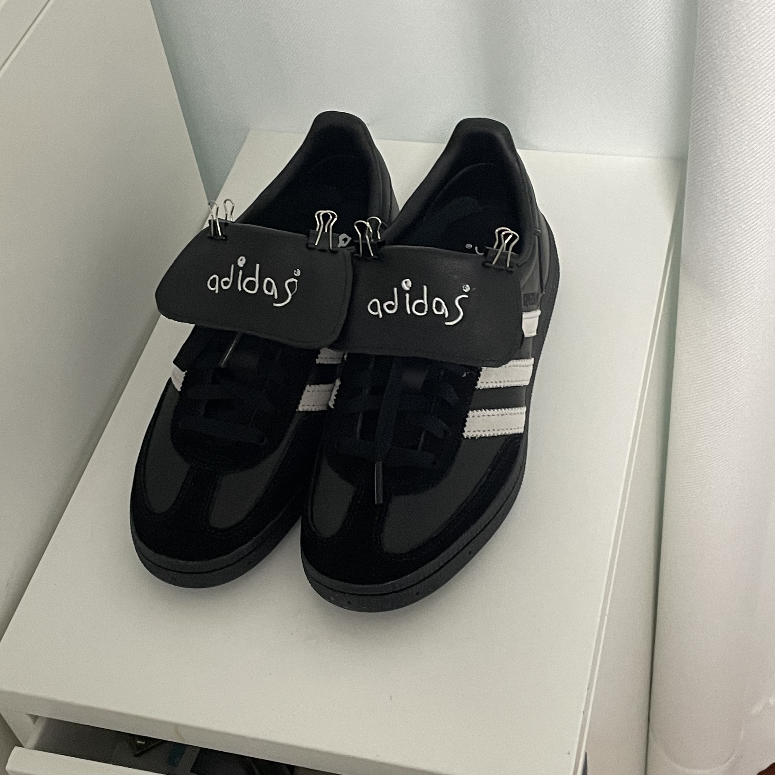 Adidas Spezial Handball Core Black Cloud White 착용 스타일 - 2