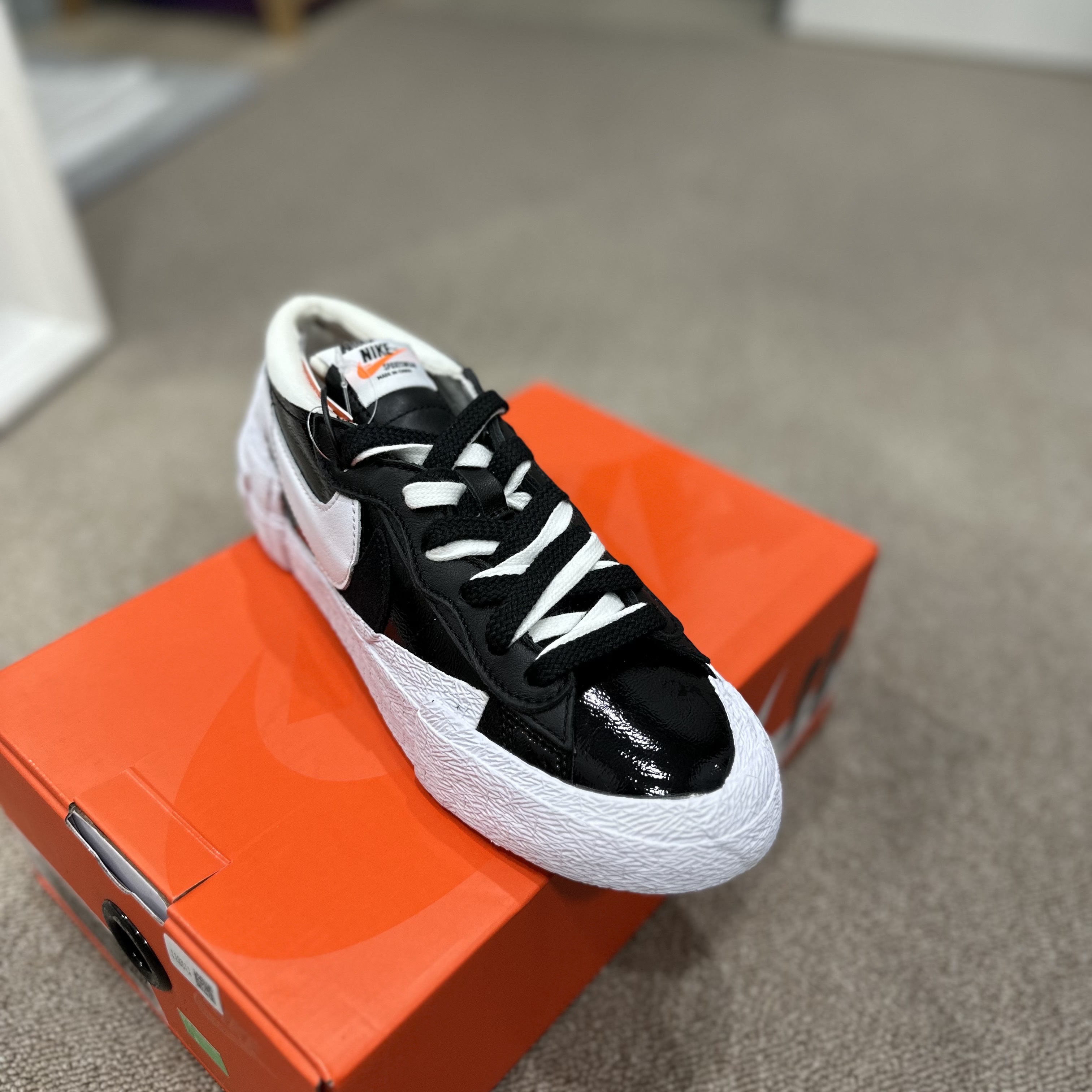 Nike x Sacai Blazer Low Black Patent Leather 착용 스타일
