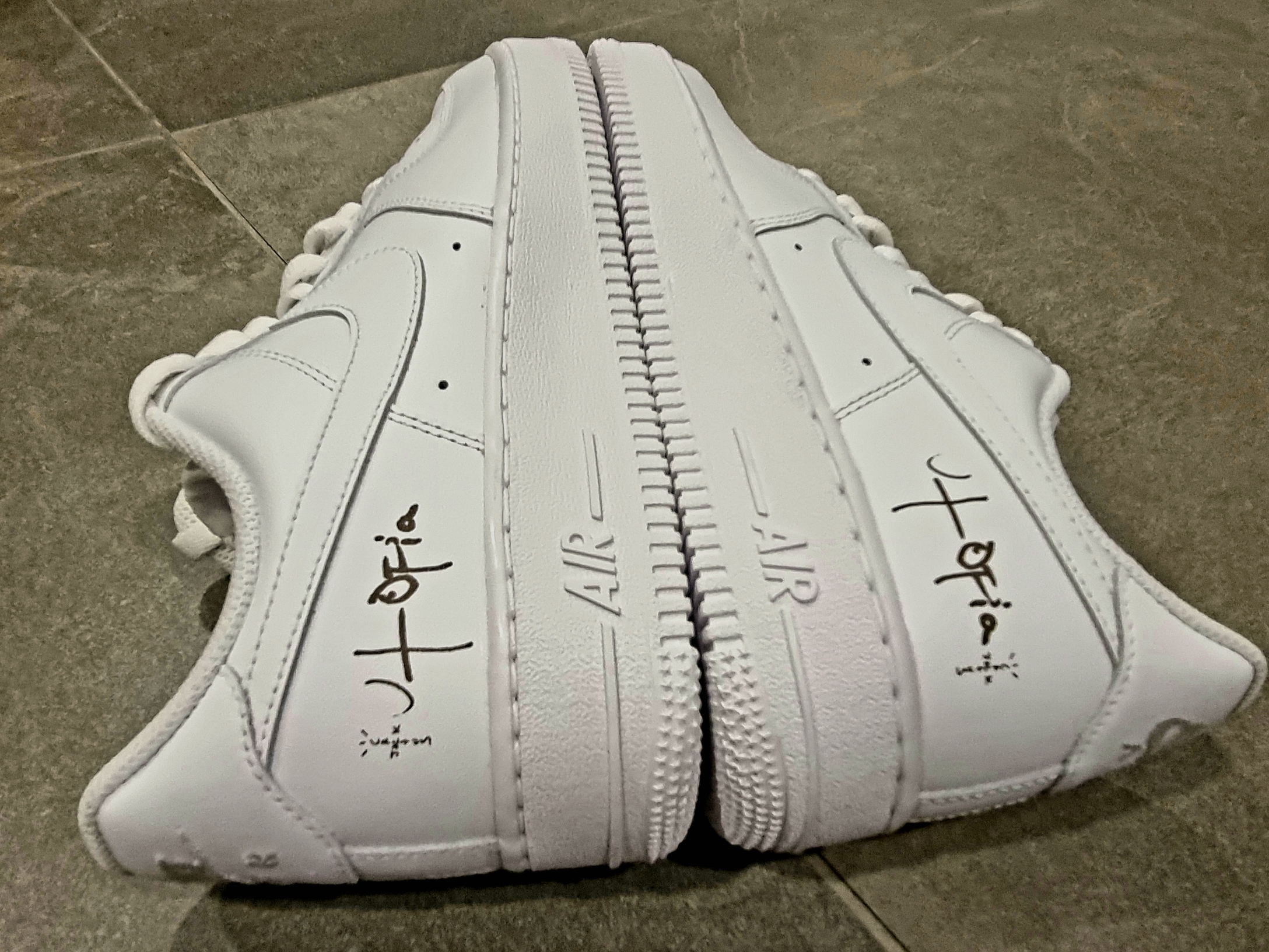 (W) Nike x Travis Scott Air Force 1 '07 Low Cactus Jack Utopia Edition White 착용 스타일 - 2