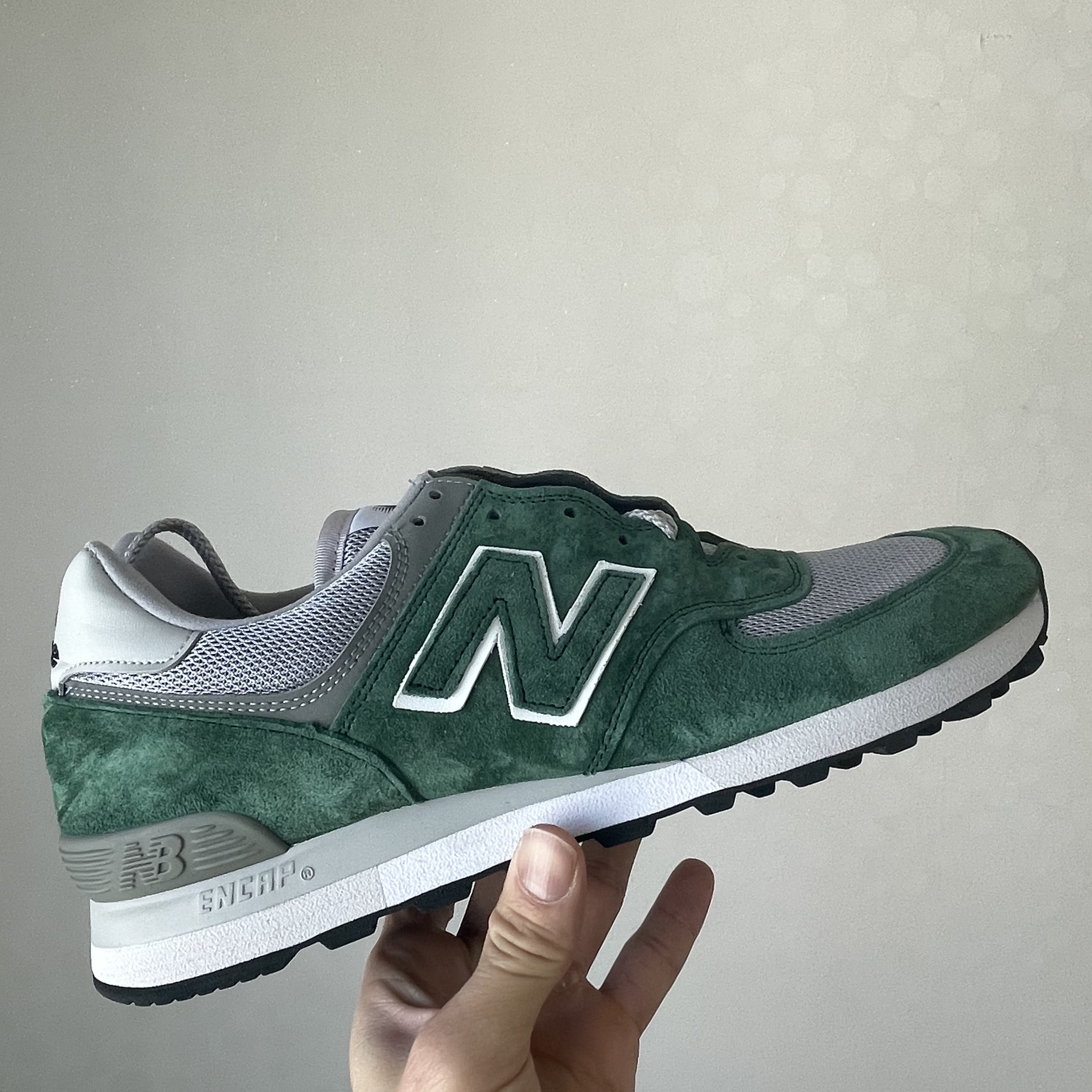 New Balance 576 Made in UK Eden 착용 스타일 - 1