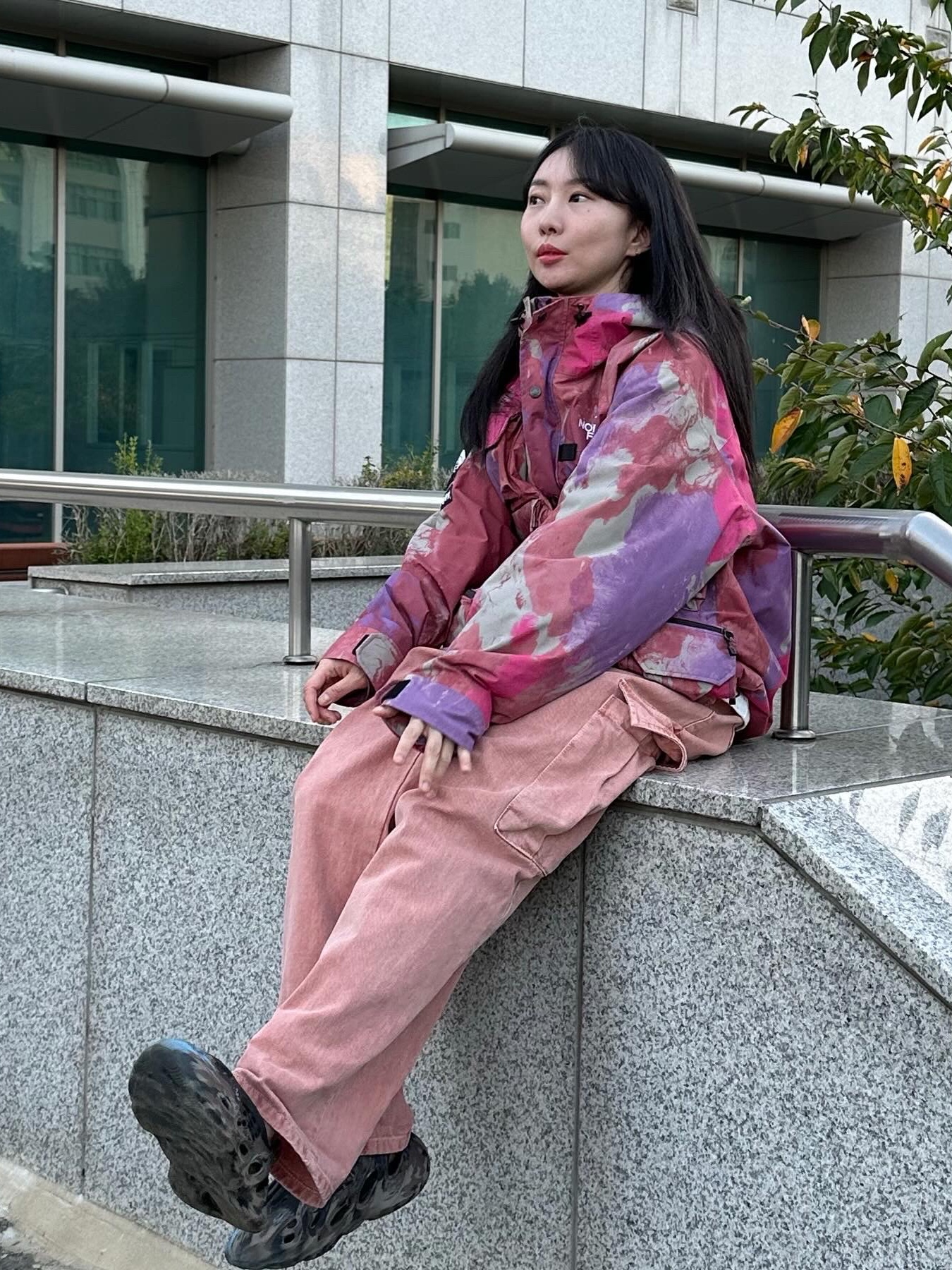 Supreme x The North Face Cargo Jacket Multi-Color - 20SS, Adidas Yeezy Foam RNNR MX Cinder 착용 스타일