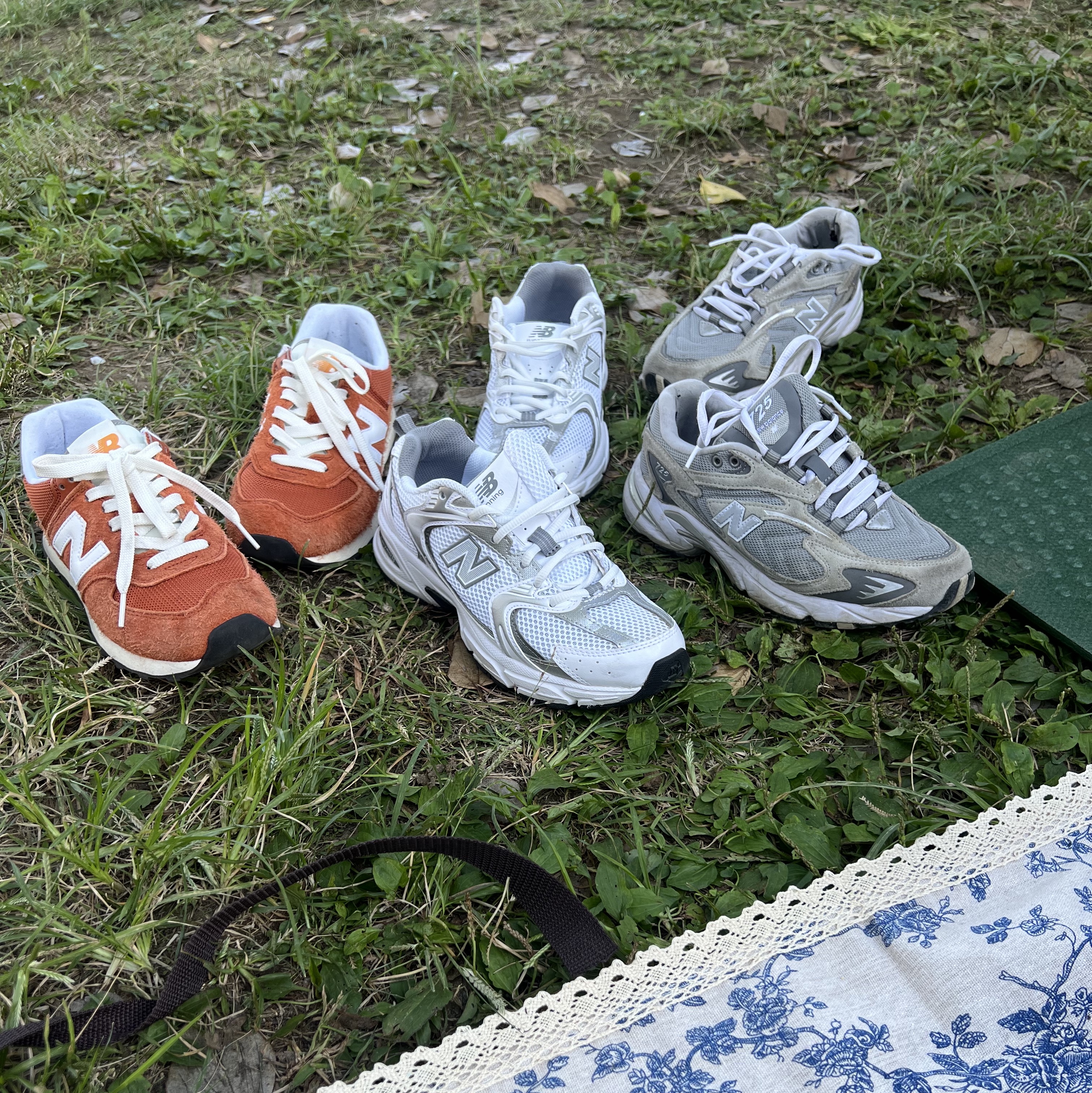 New Balance 574 Heritage Orange Burst White 착용 스타일