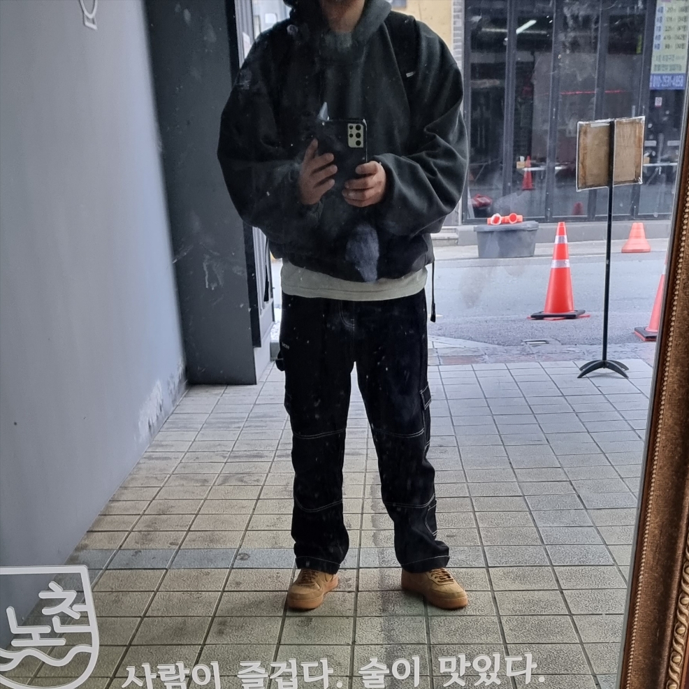 Yeezy Gap Engineered By Balenciaga Dove Hoodie Black 착용 스타일