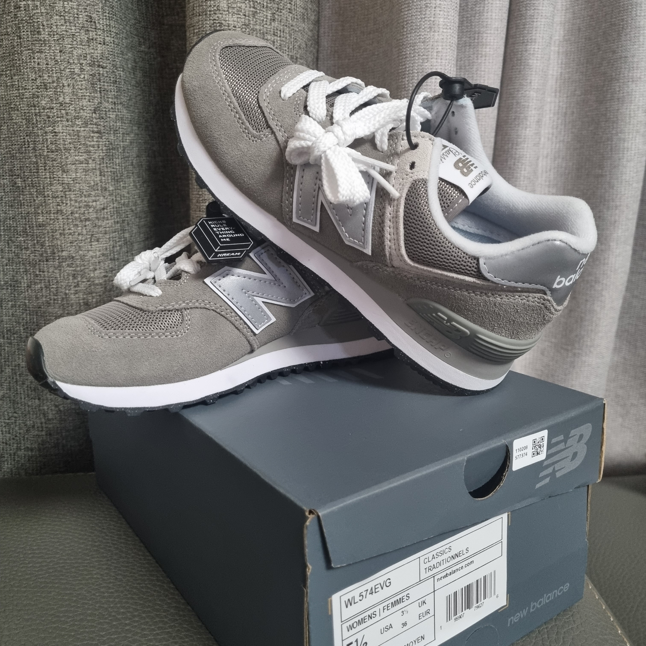 (W) New Balance 574 Worn By Anyone Grey - B Standard 착용 스타일