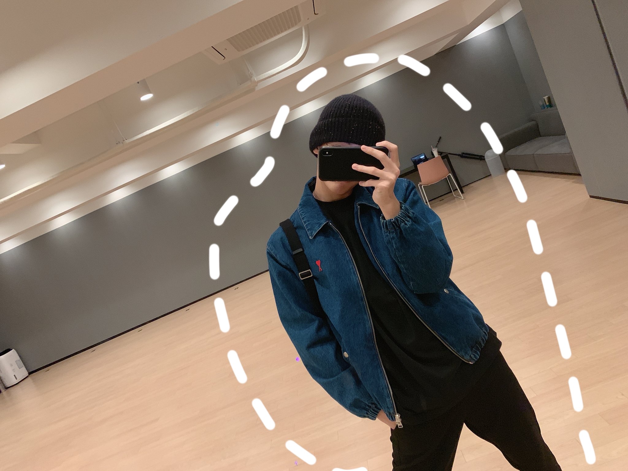 AMI de Coeur Denim Jacket Vintage Blue 착용 스타일