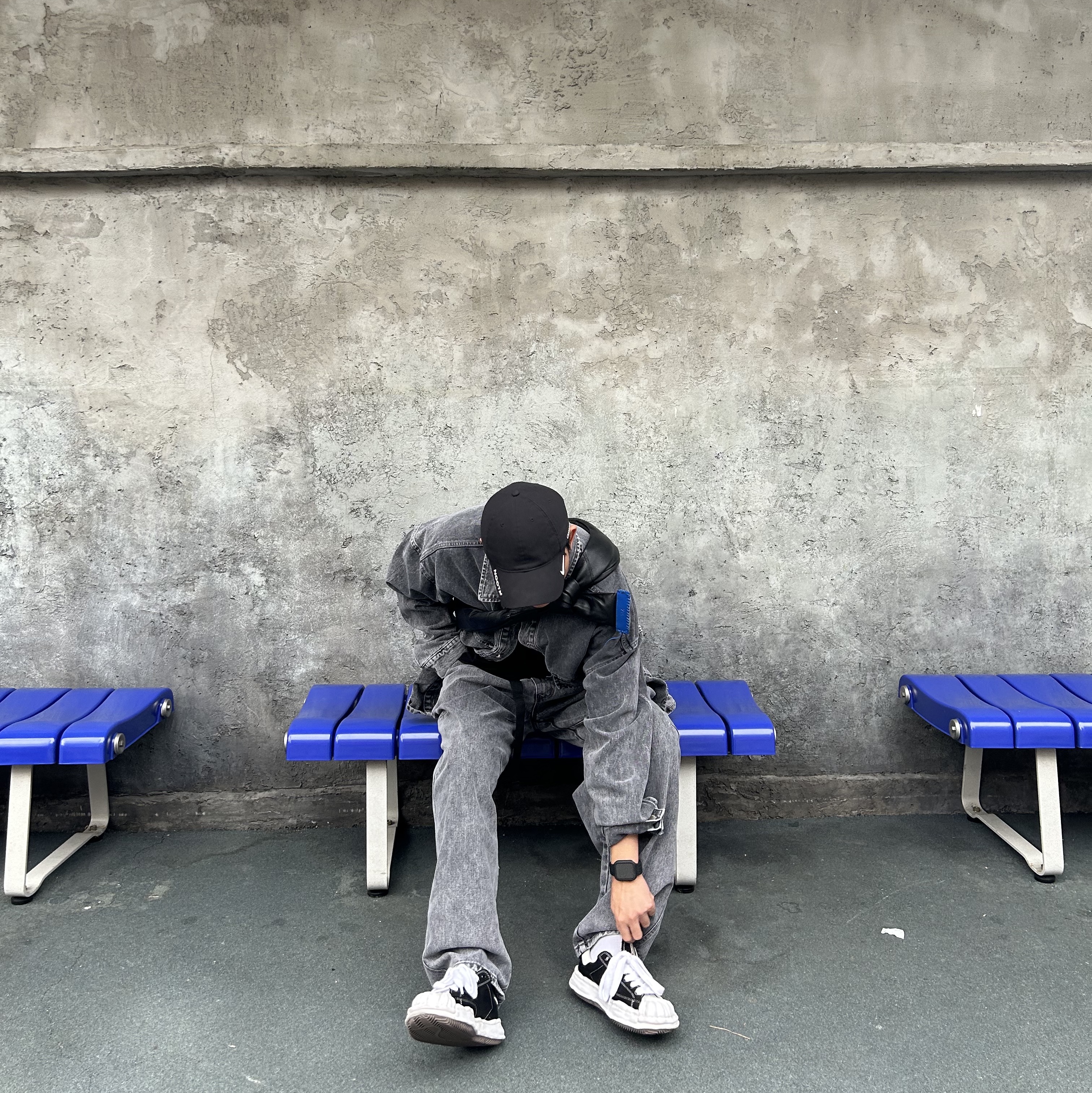 Maison Mihara Yasuhiro Blakey OG Sole Canvas Low-top Sneakers Black White, Nike x Drake Nocta Golf Cap Black 착용 스타일 - 2