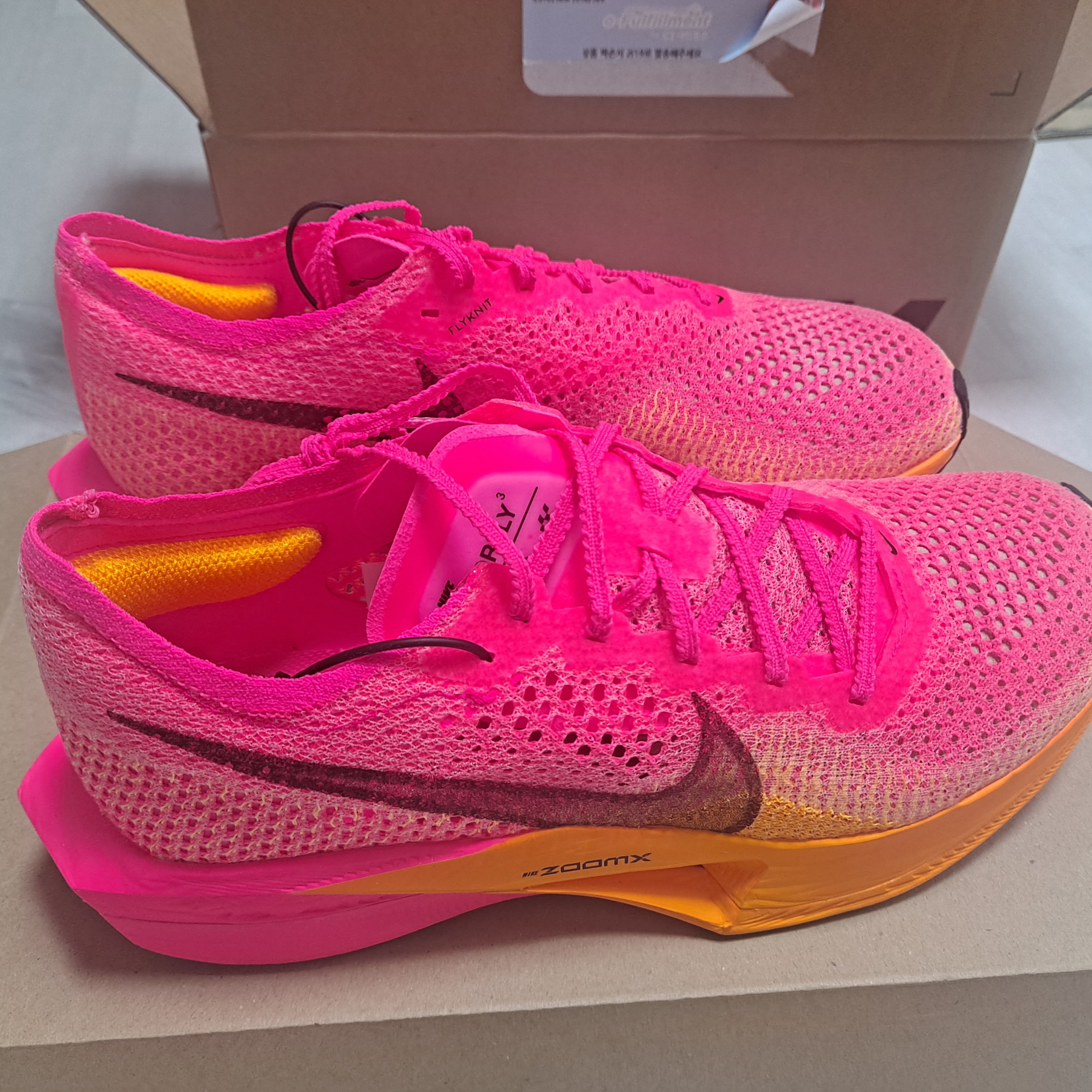Nike ZoomX Vaporfly Next% 3 Hyper Pink 착용 스타일 - 2