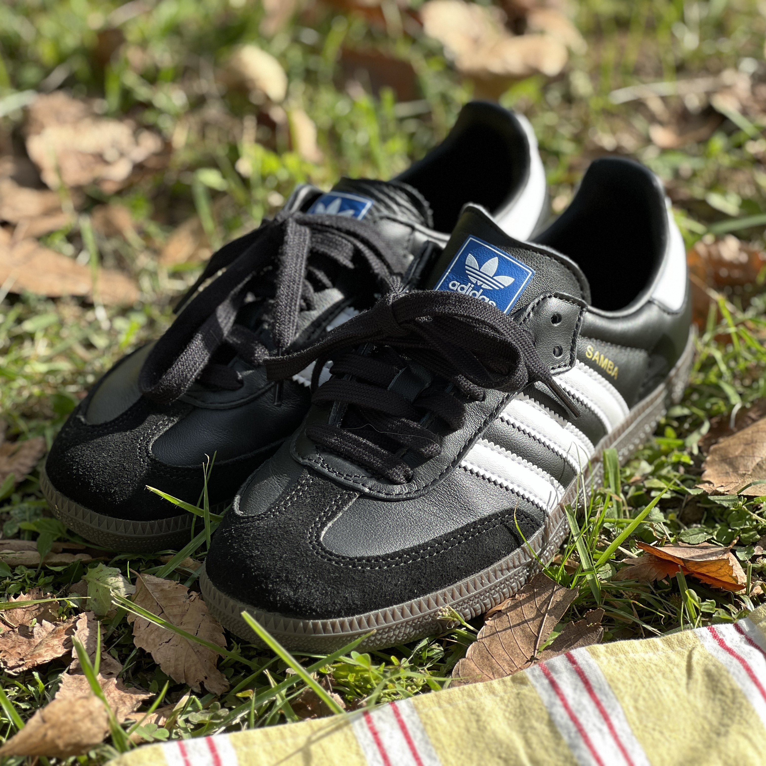 Adidas Samba OG Black White Gum 착용 스타일