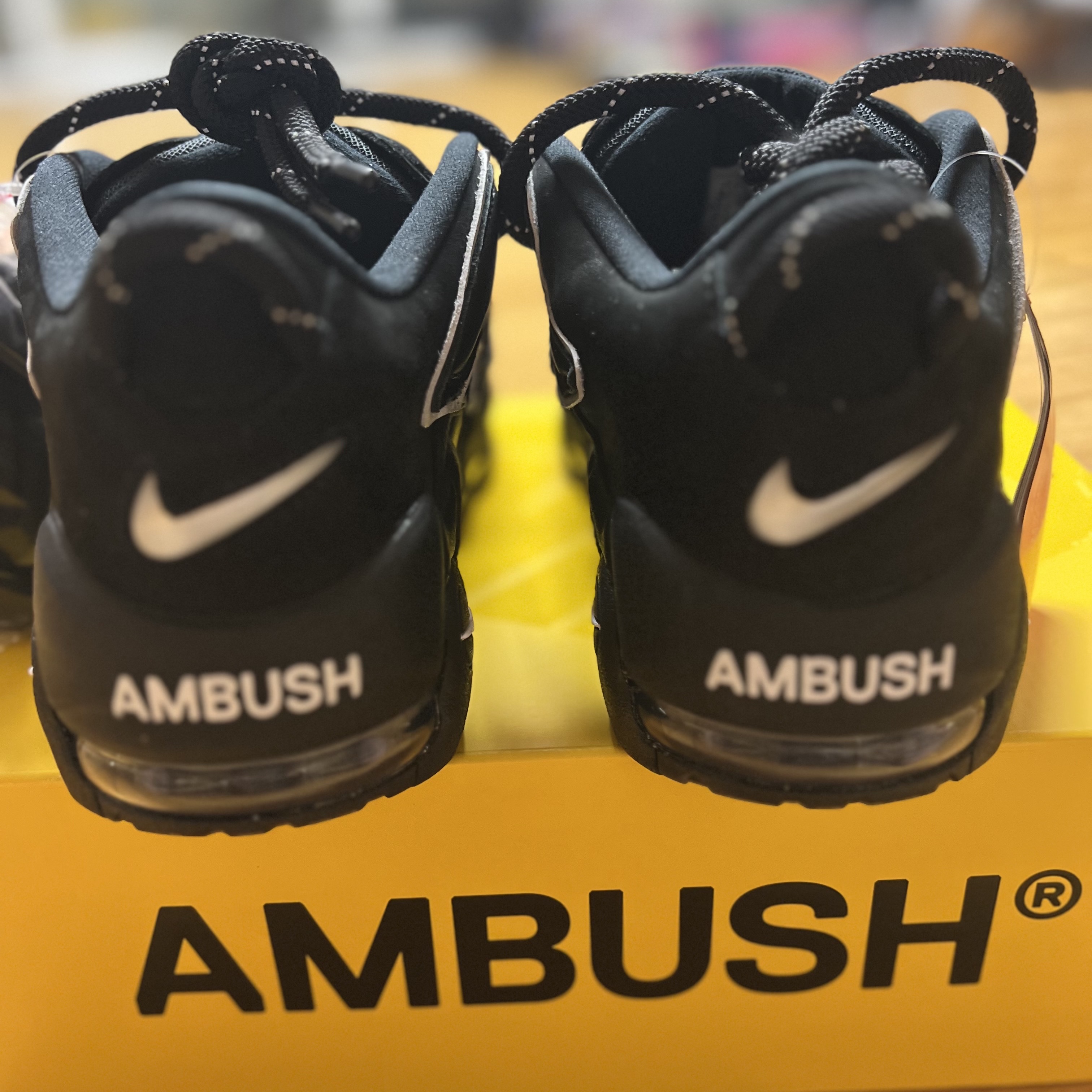 Nike x Ambush Air More Uptempo Low Black and White 착용 스타일 - 2