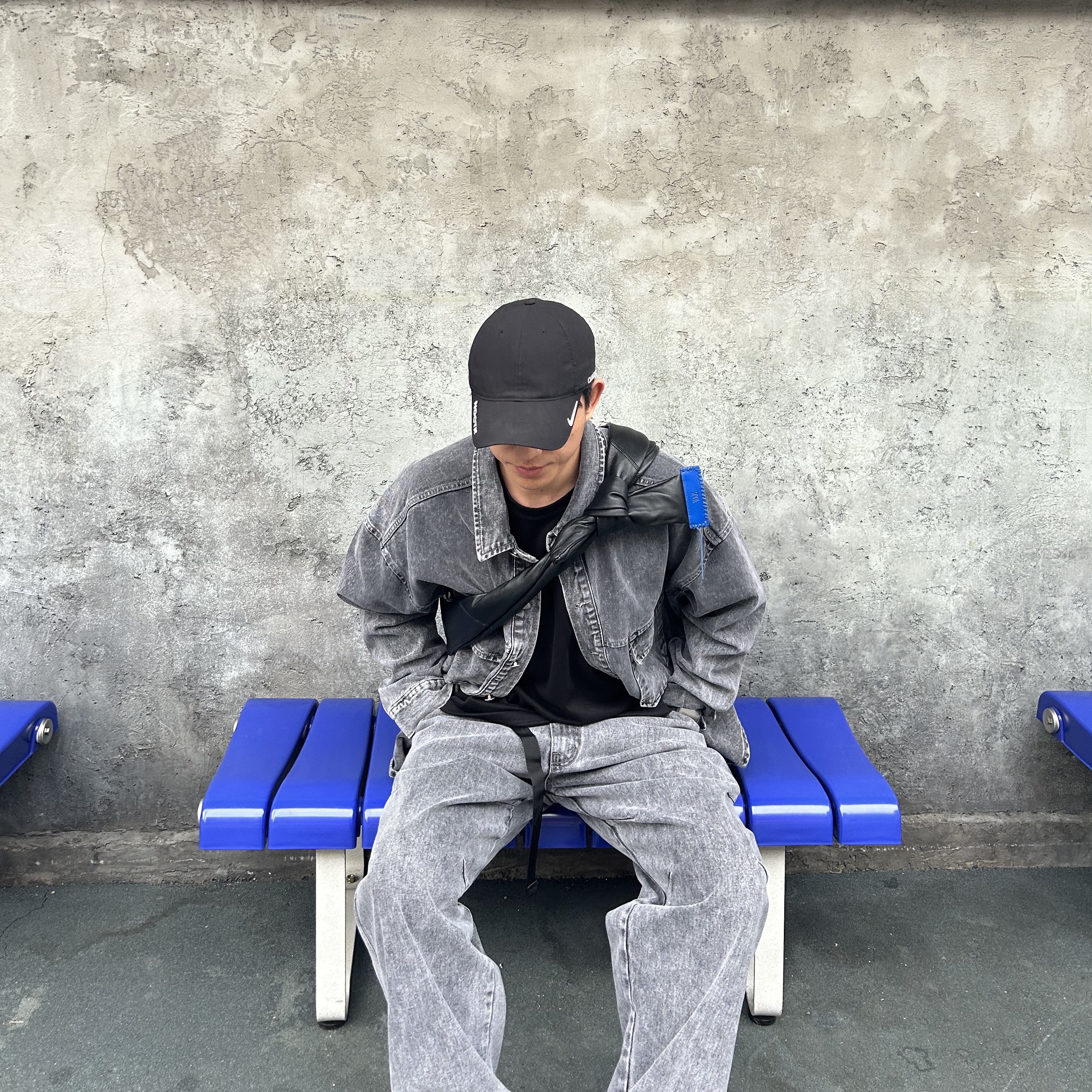 Maison Mihara Yasuhiro Blakey OG Sole Canvas Low-top Sneakers Black White, Nike x Drake Nocta Golf Cap Black 착용 스타일 - 3
