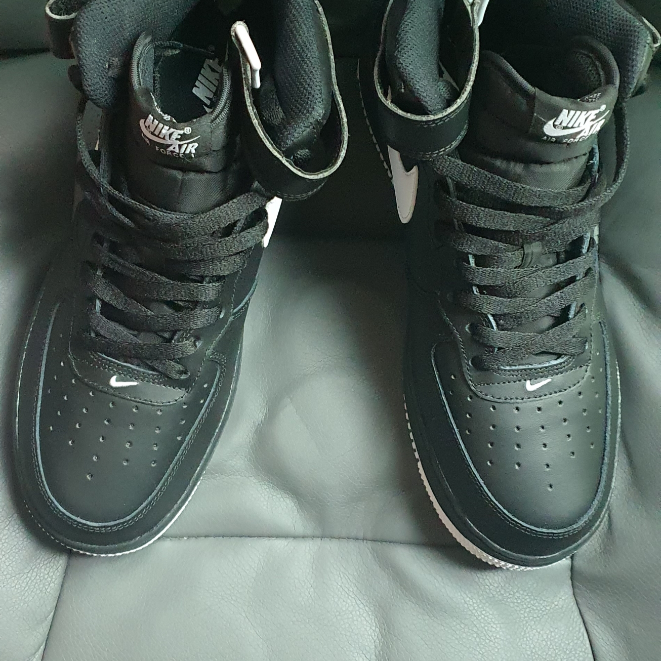 Nike Air Force 1 Mid '07 Black White 착용 스타일 - 4