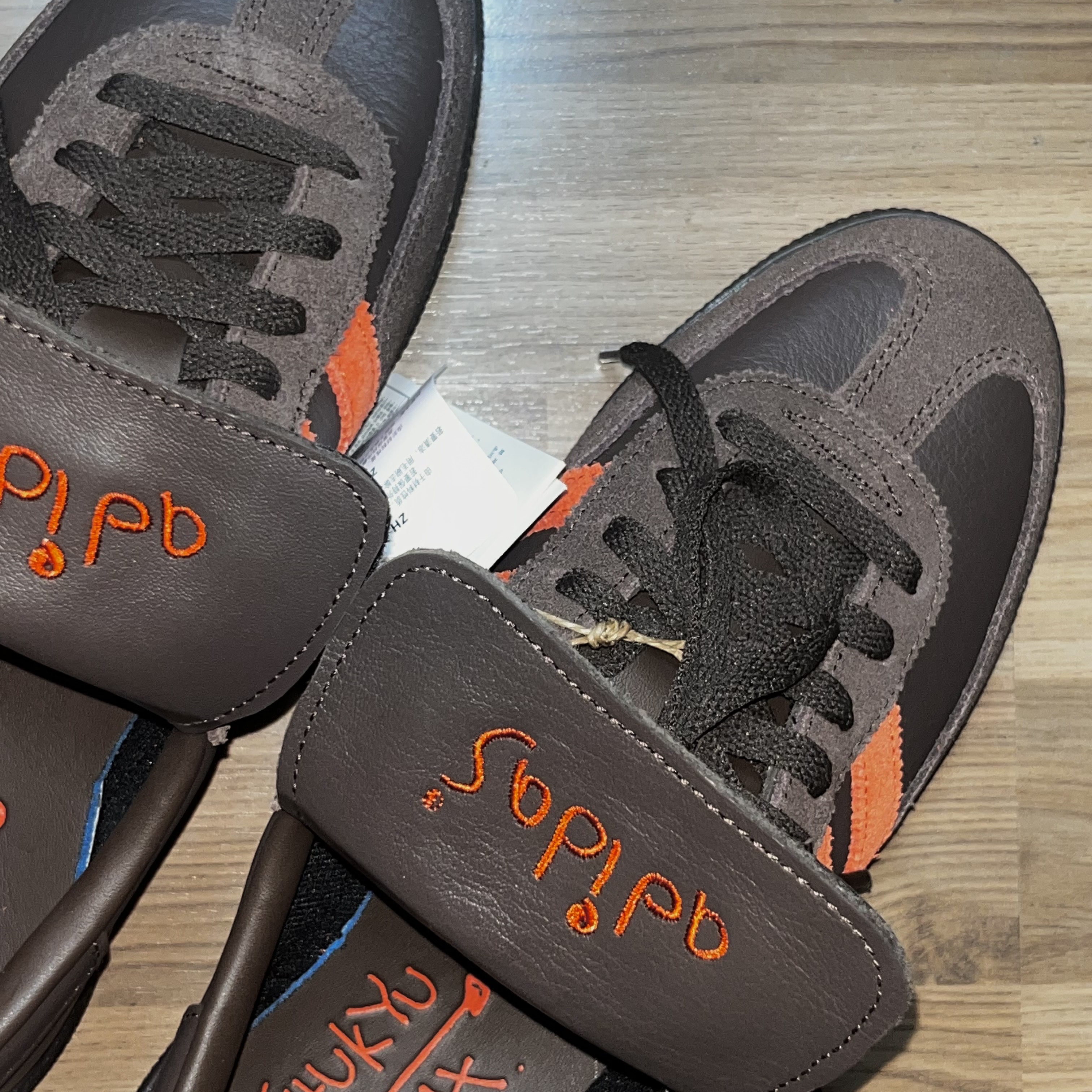 Adidas Spezial Handball Brown Collegiate Orange 착용 스타일 - 3