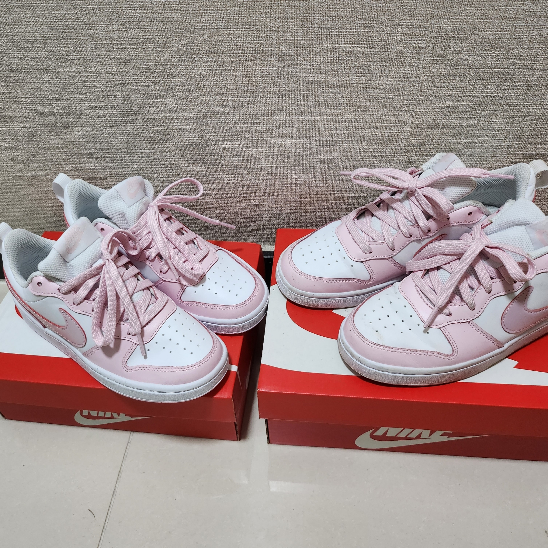 (GS) Nike Court Borough 2 SE White Pink Foam 착용 스타일