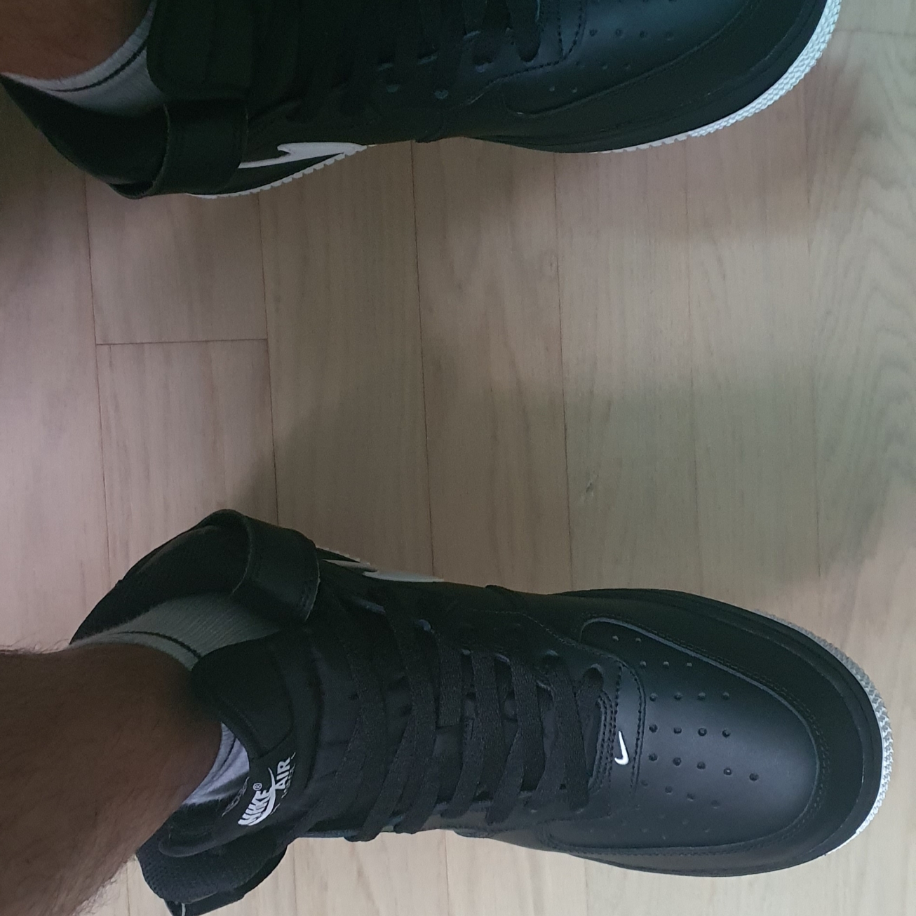 Nike Air Force 1 Mid '07 Black White 착용 스타일 - 1
