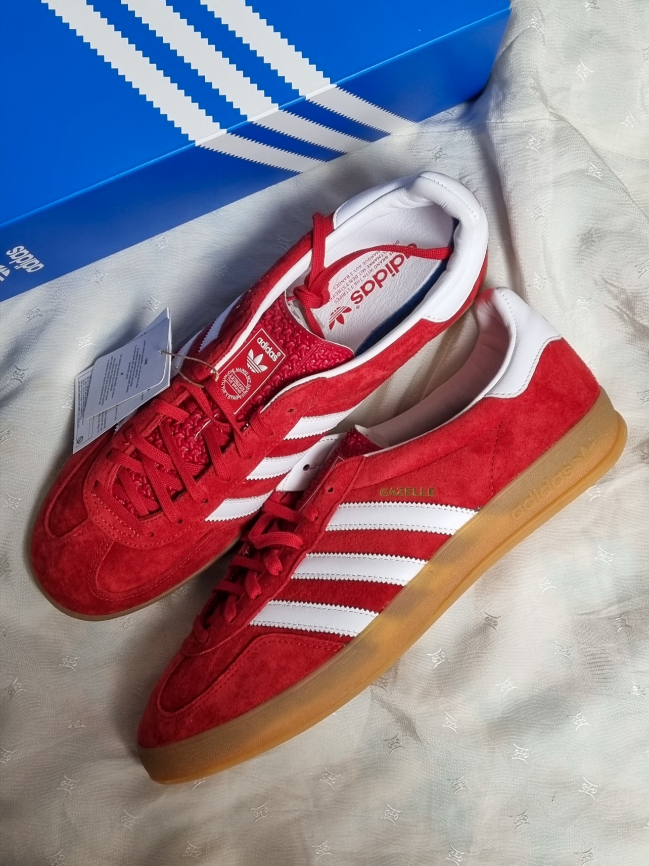 Adidas Gazelle Indoor Scarlet 착용 스타일