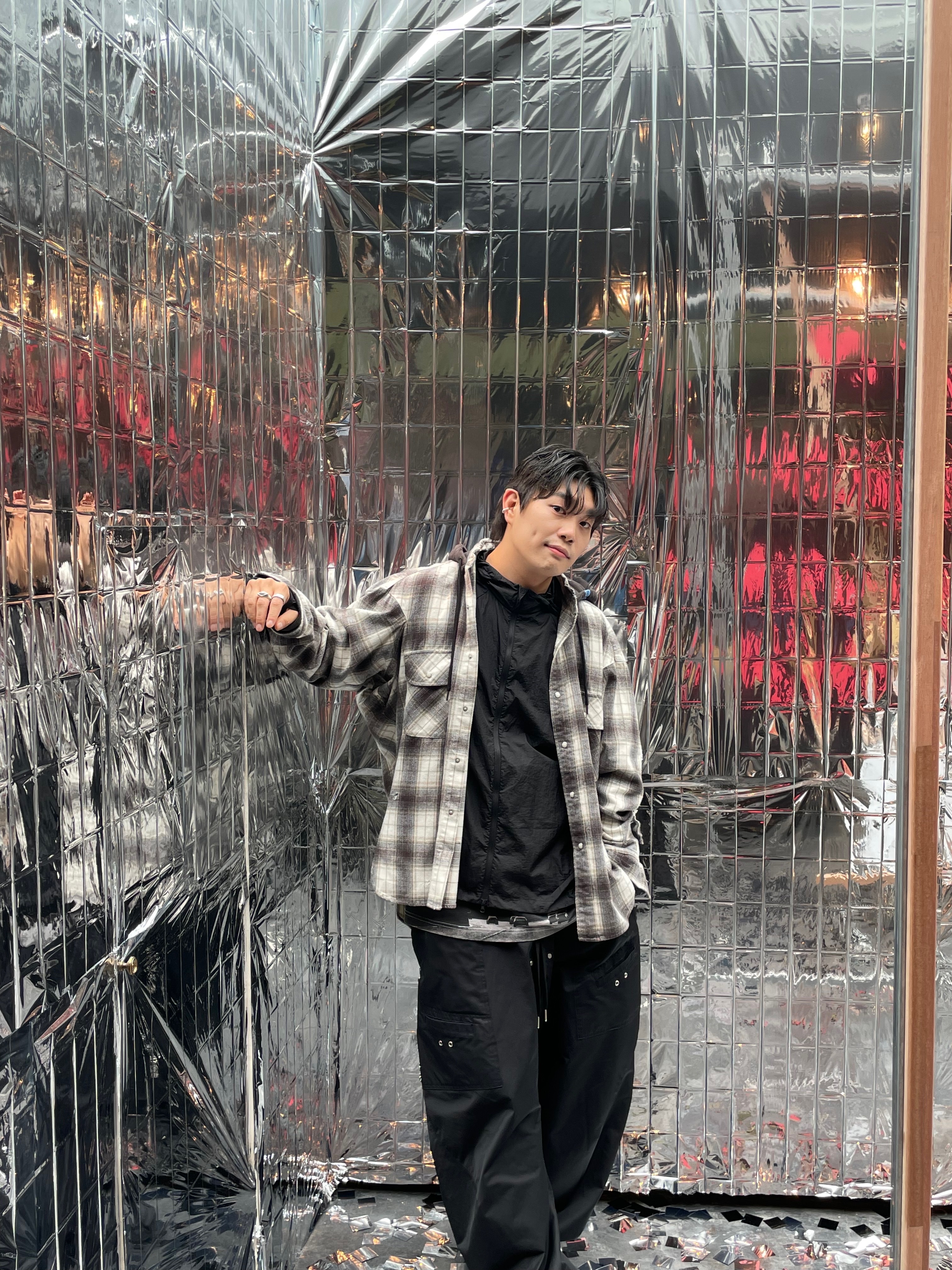 (W) Balenciaga 3XL Sneakers Black, Maison Mihara Yasuhiro Hoodie Layered Shirt White 착용 스타일 - 1