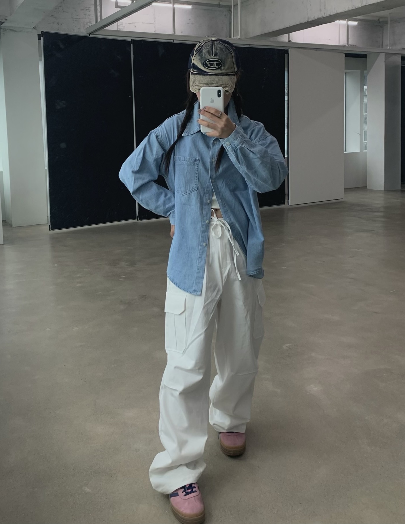 Diesel C-Seymon Treated Denim Baseball Cap Blue White, (W) Adidas Gazelle Bold Pink Glow Victory Blue 착용 스타일 - 2