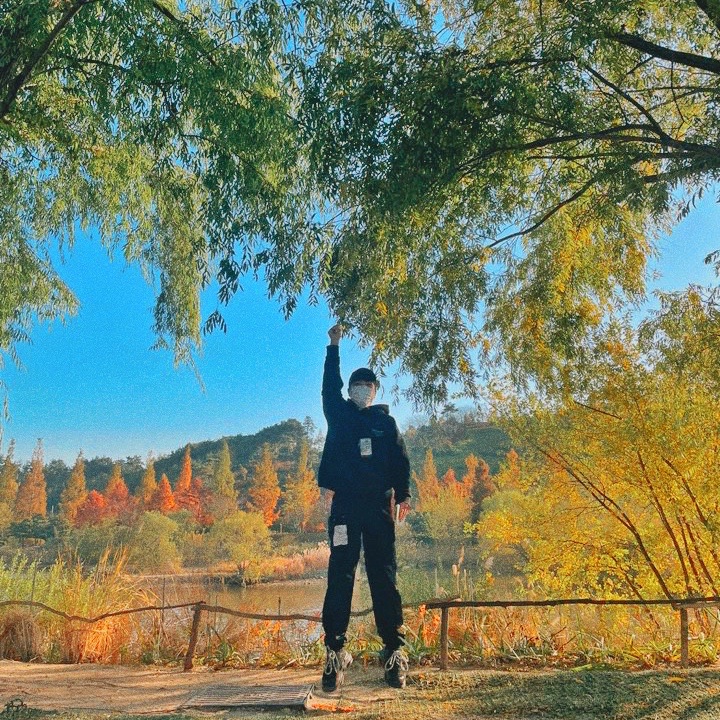 (W) Balenciaga Triple S Sneakers Black 착용 스타일