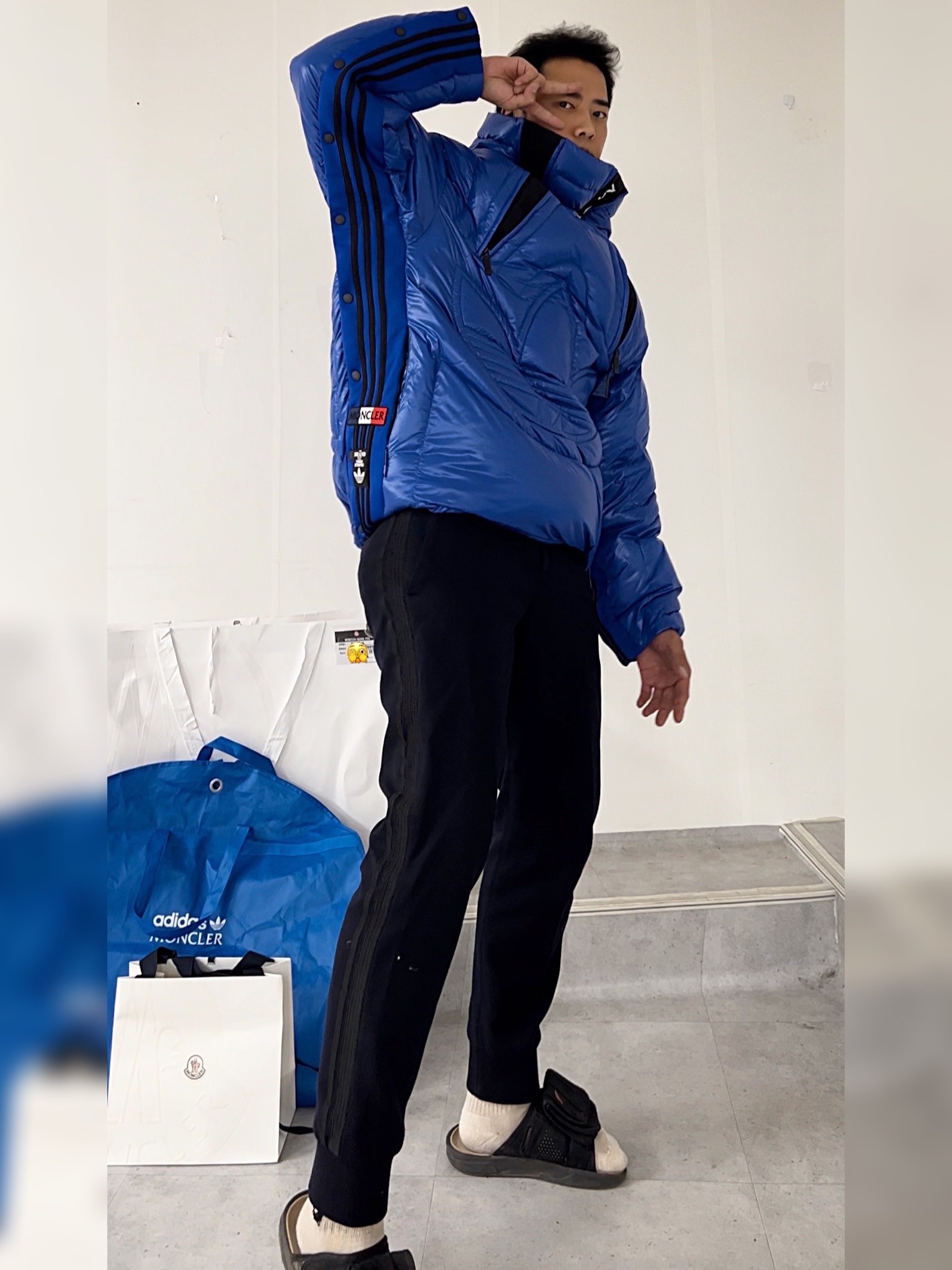 Jordan x SoleFly LS Slide SP Black and Sport Red, Moncler x Adidas Chambery Short Down Jacket Blue - 23FW 착용 스타일 - 4