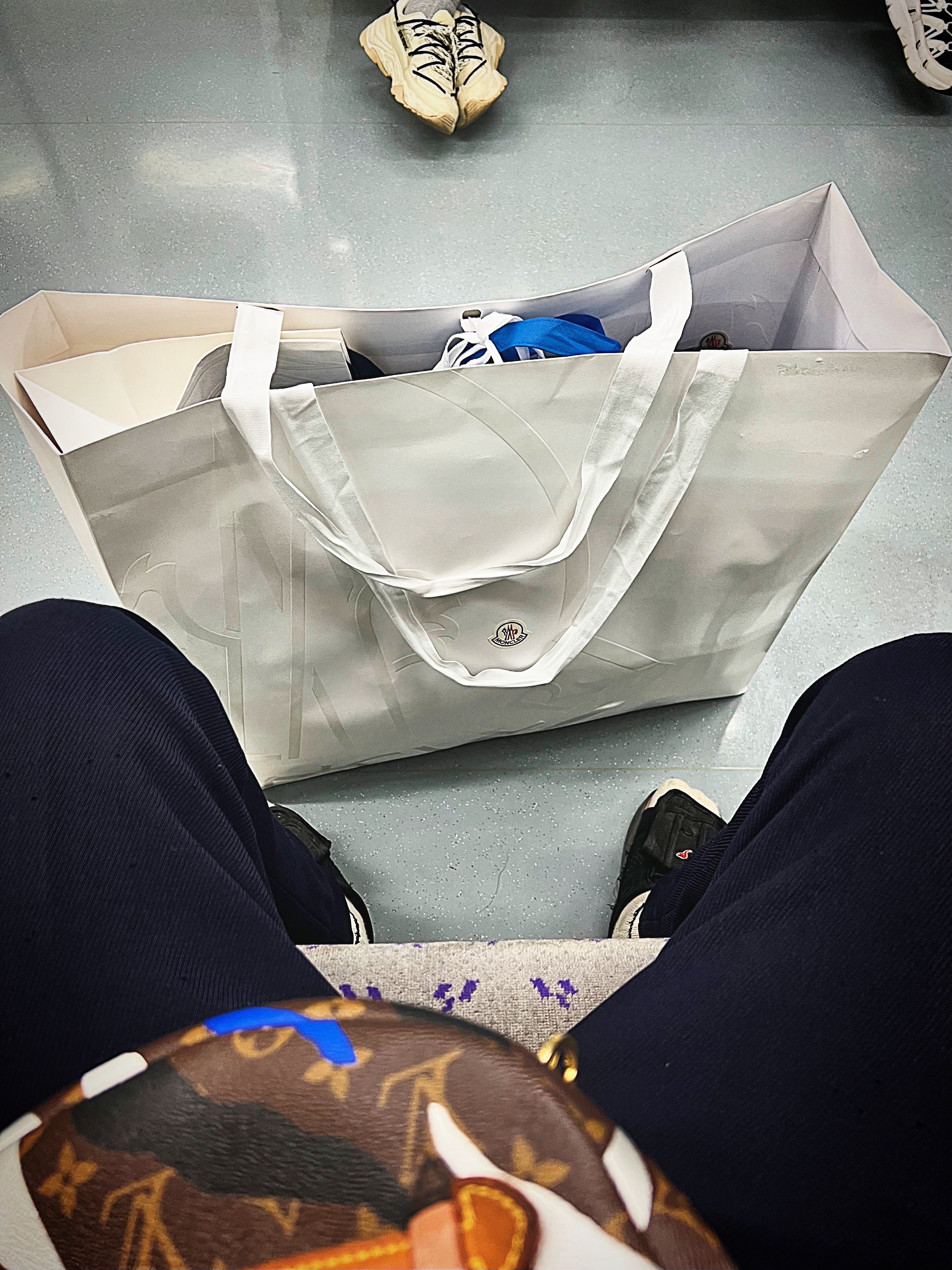 Jordan x SoleFly LS Slide SP Black and Sport Red, Moncler x Adidas Chambery Short Down Jacket Blue - 23FW 착용 스타일 - 2
