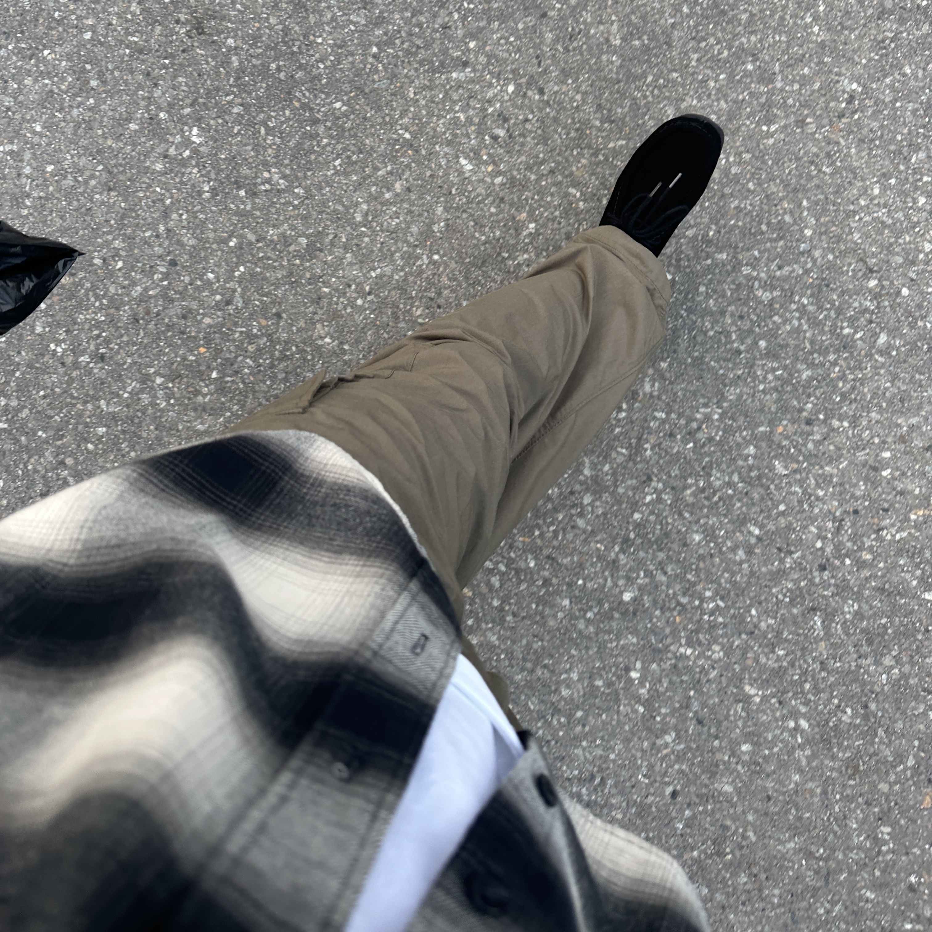 [프리오더] Polyteru Wallabee Shoes Plain Black 착용 스타일 - 2