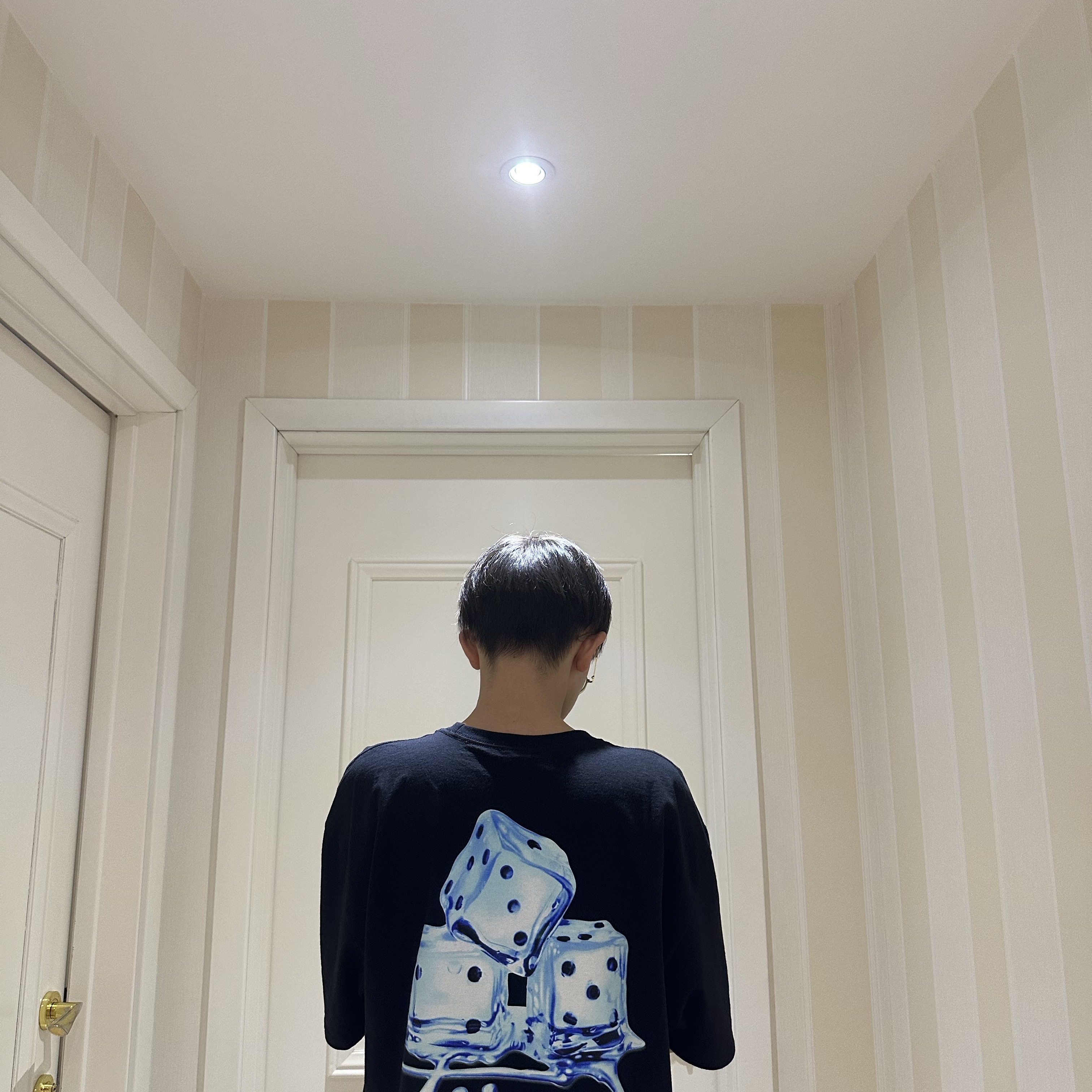 Stussy Melted T-Shirt Black 착용 스타일 - 2