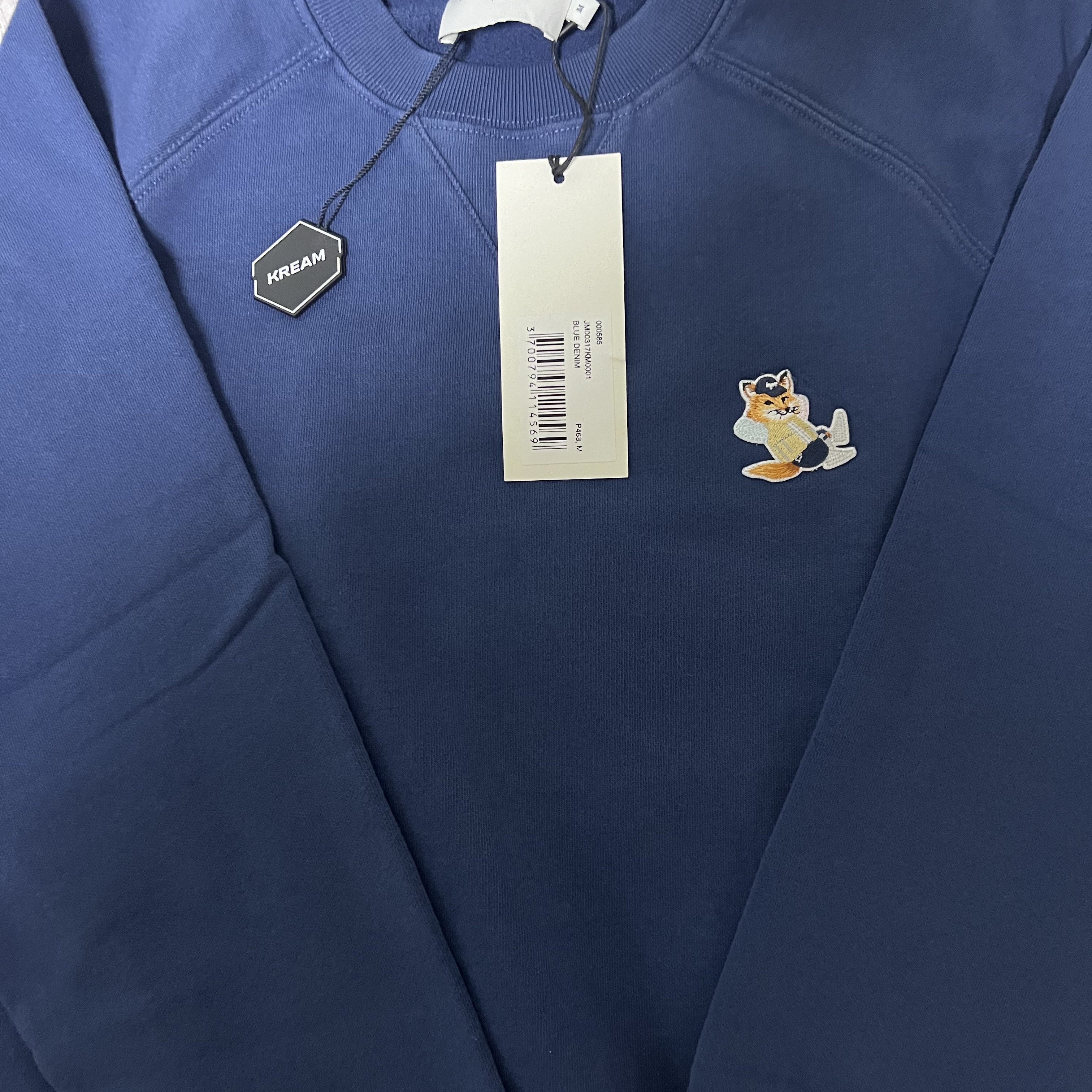 Maison Kitsune Dressed Fox Patch Classic Sweatshirt Blue Denim 착용 스타일 - 2