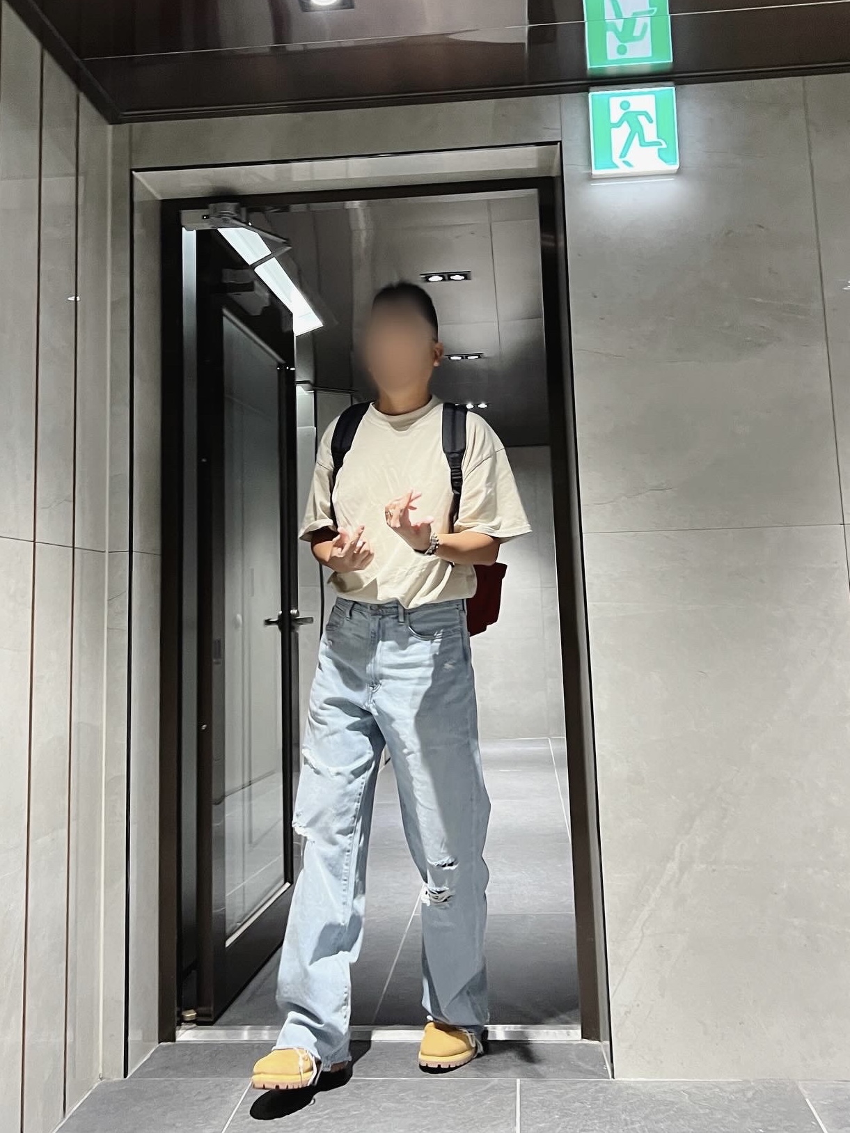 Levi's x Erl Stay Loose Jeans Indigo, Timberland Premium 6 inch Waterproof Boot Wheat Nubuck - Wide 착용 스타일 - 1
