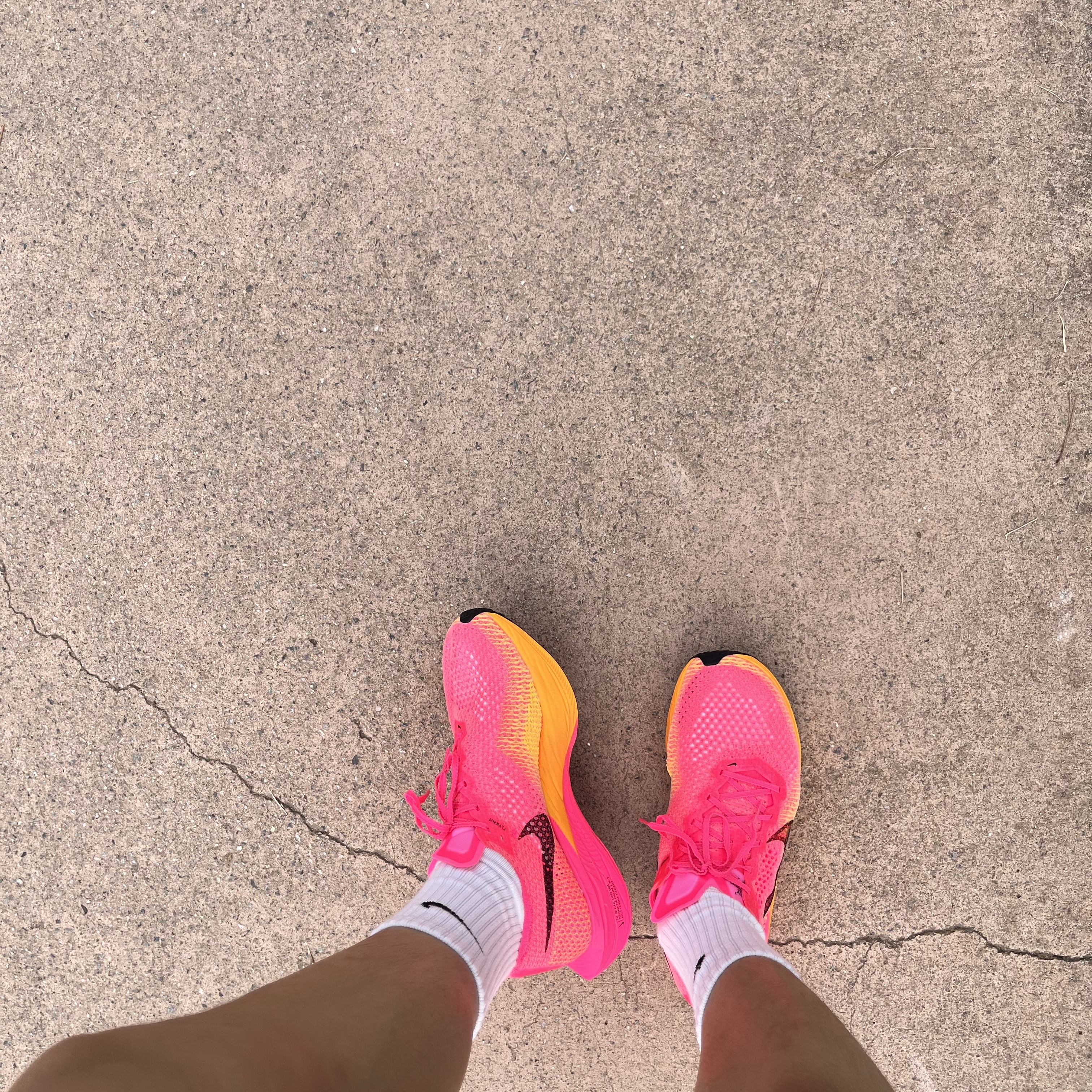 Nike ZoomX Vaporfly Next% 3 Hyper Pink 착용 스타일 - 1