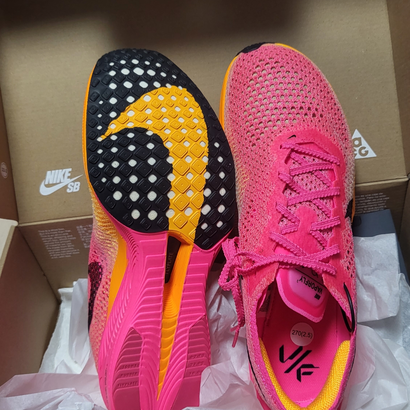 Nike ZoomX Vaporfly Next% 3 Hyper Pink 착용 스타일 - 3