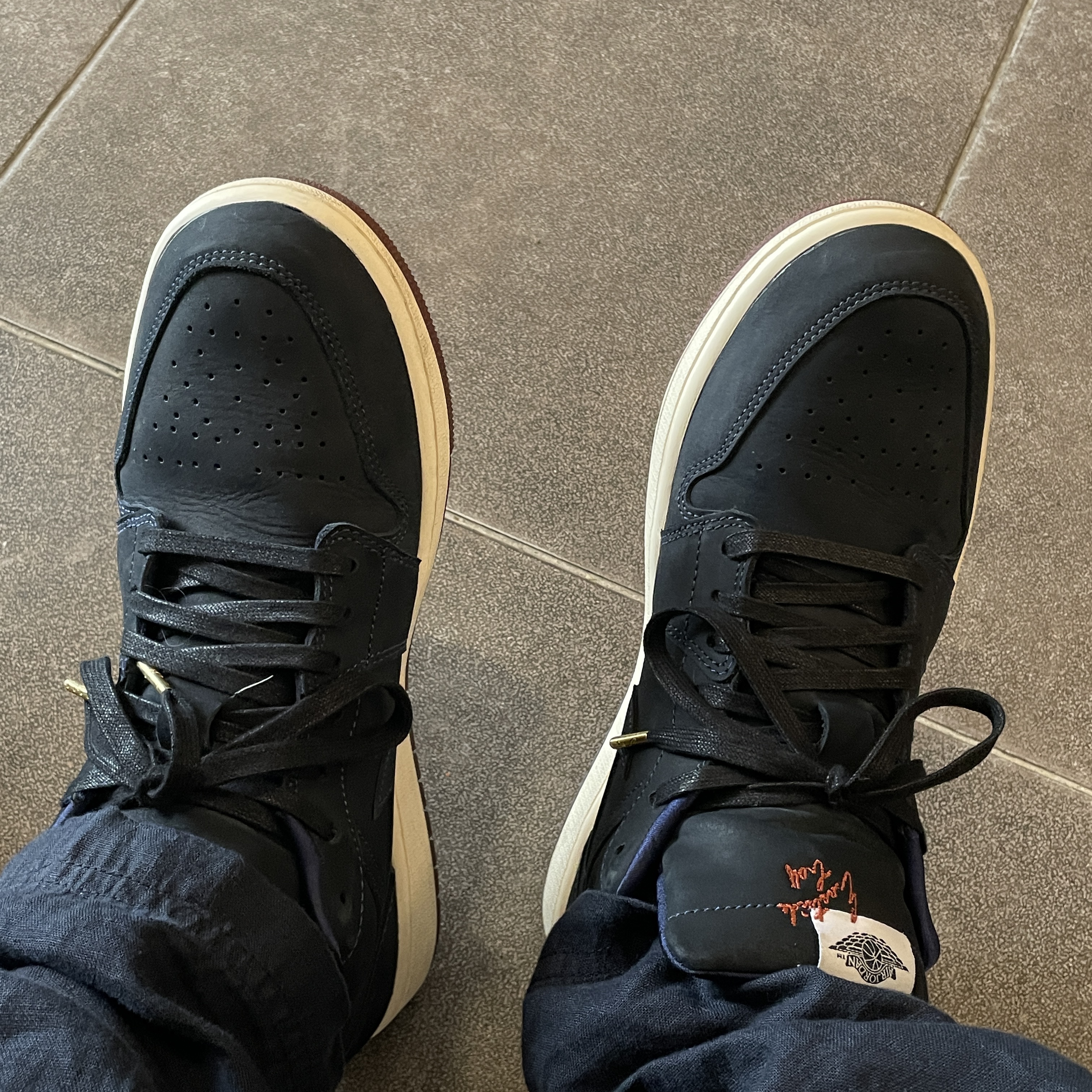 Jordan 1 x Eastside Golf Low Midnight Navy 착용 스타일