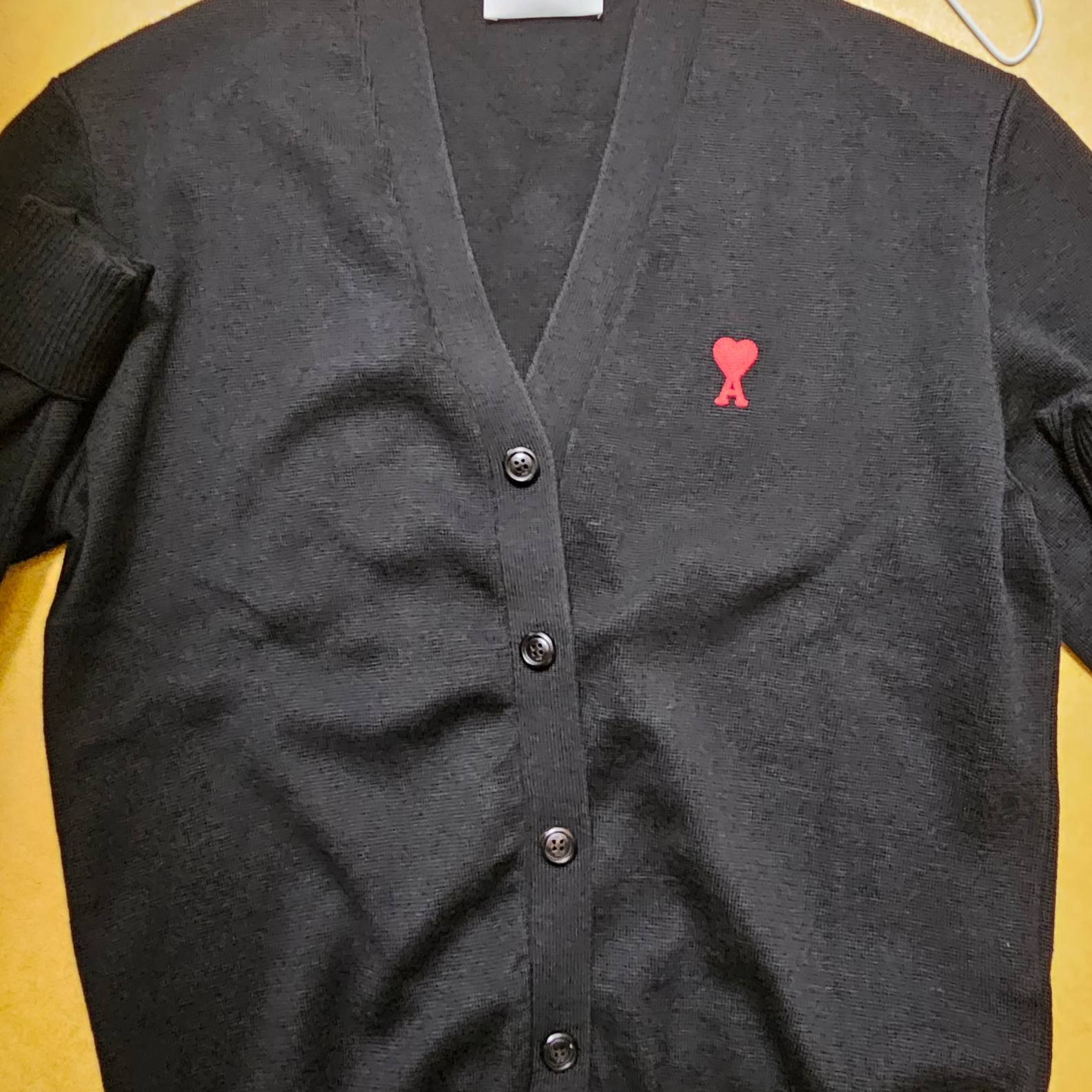 AMI de Coeur Wool Cardigan Black 착용 스타일