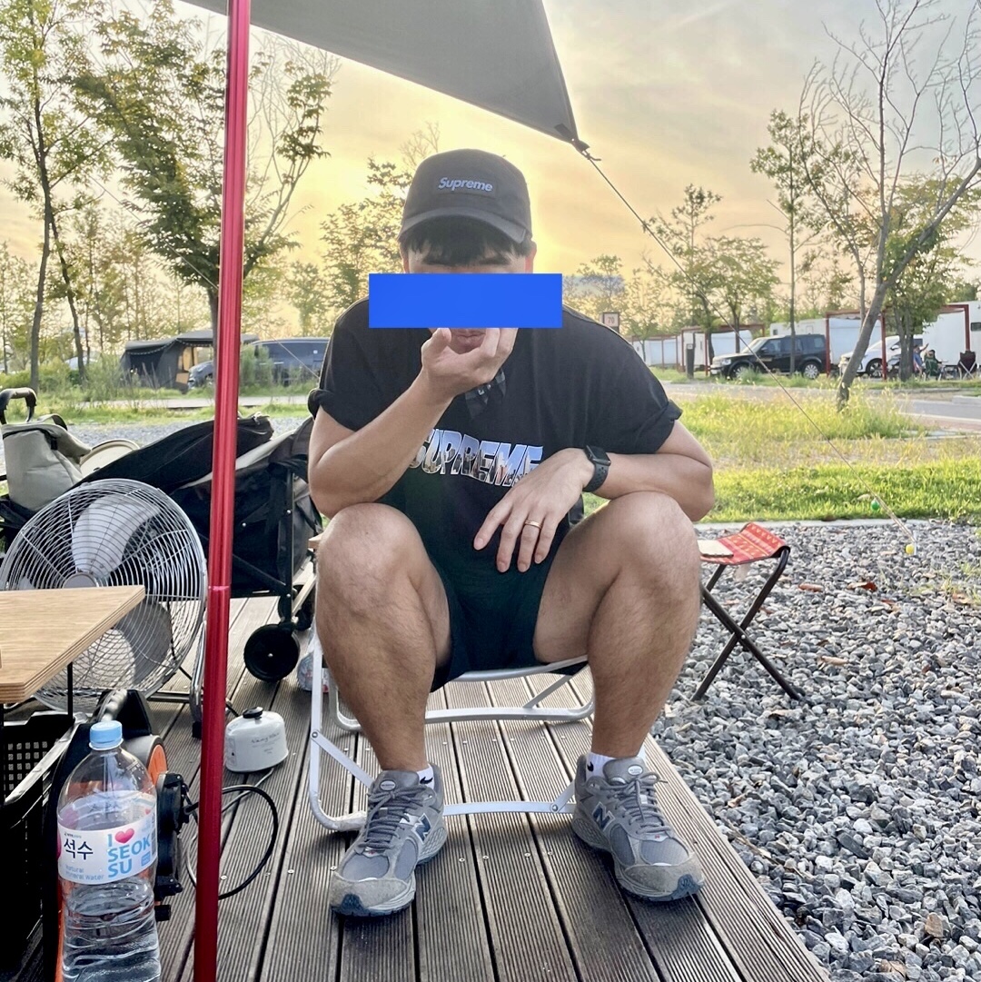 Supreme Ventile Camp Cap Black - 23SS, Supreme Gotham T-Shirt Black - 23FW 착용 스타일